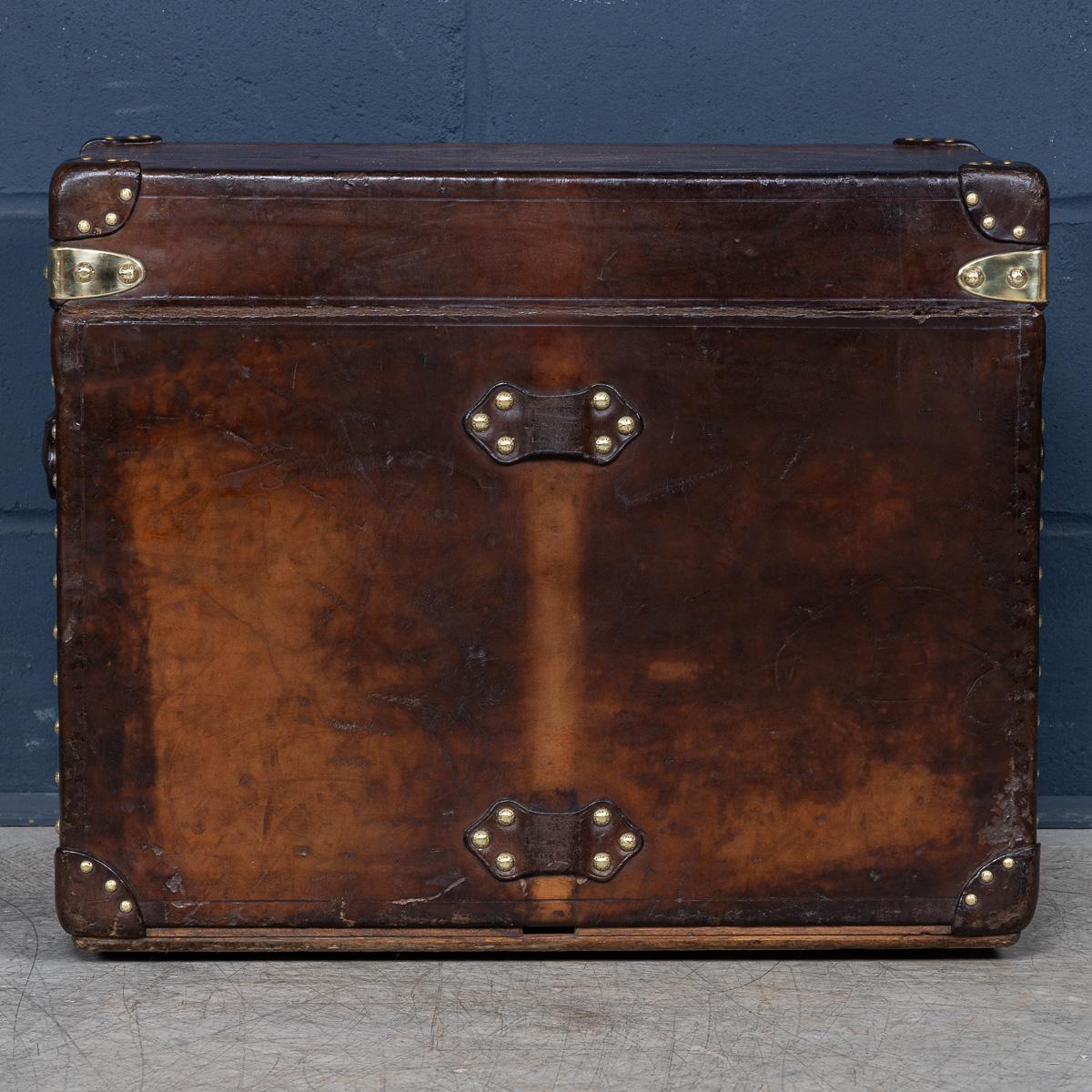 Ancienne malle à chaussures Louis Vuitton du 20e siècle en peau de vache naturelle, France c.1910 Bon état - En vente à Royal Tunbridge Wells, Kent