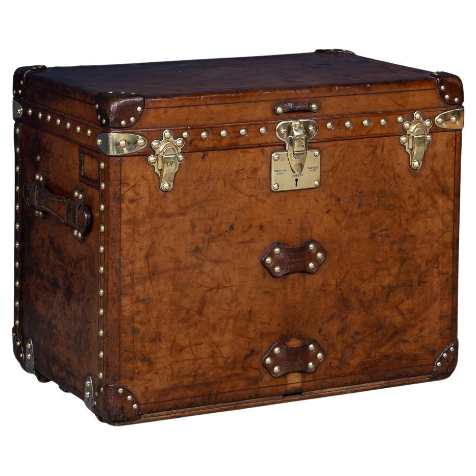 Antique 20th Century Louis Vuitton Shoe Trunk In Natural Cow Hide, France c.1910