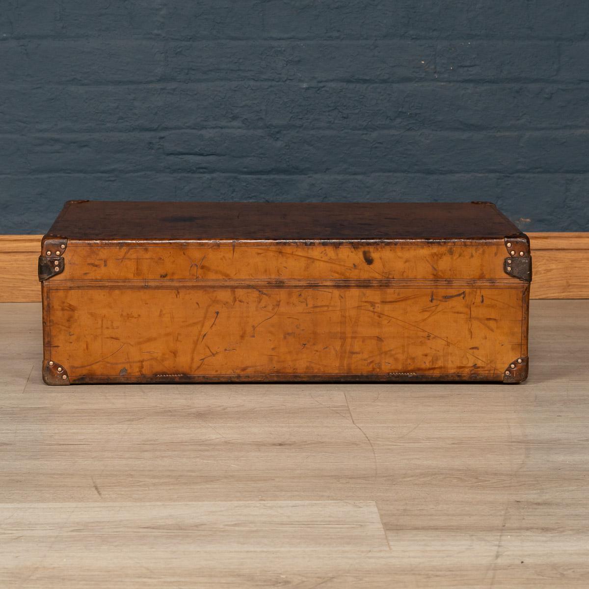 20th Century Louis Vuitton Suitcase in Natural Cow Hide, France, circa 1900 In Good Condition In Royal Tunbridge Wells, Kent