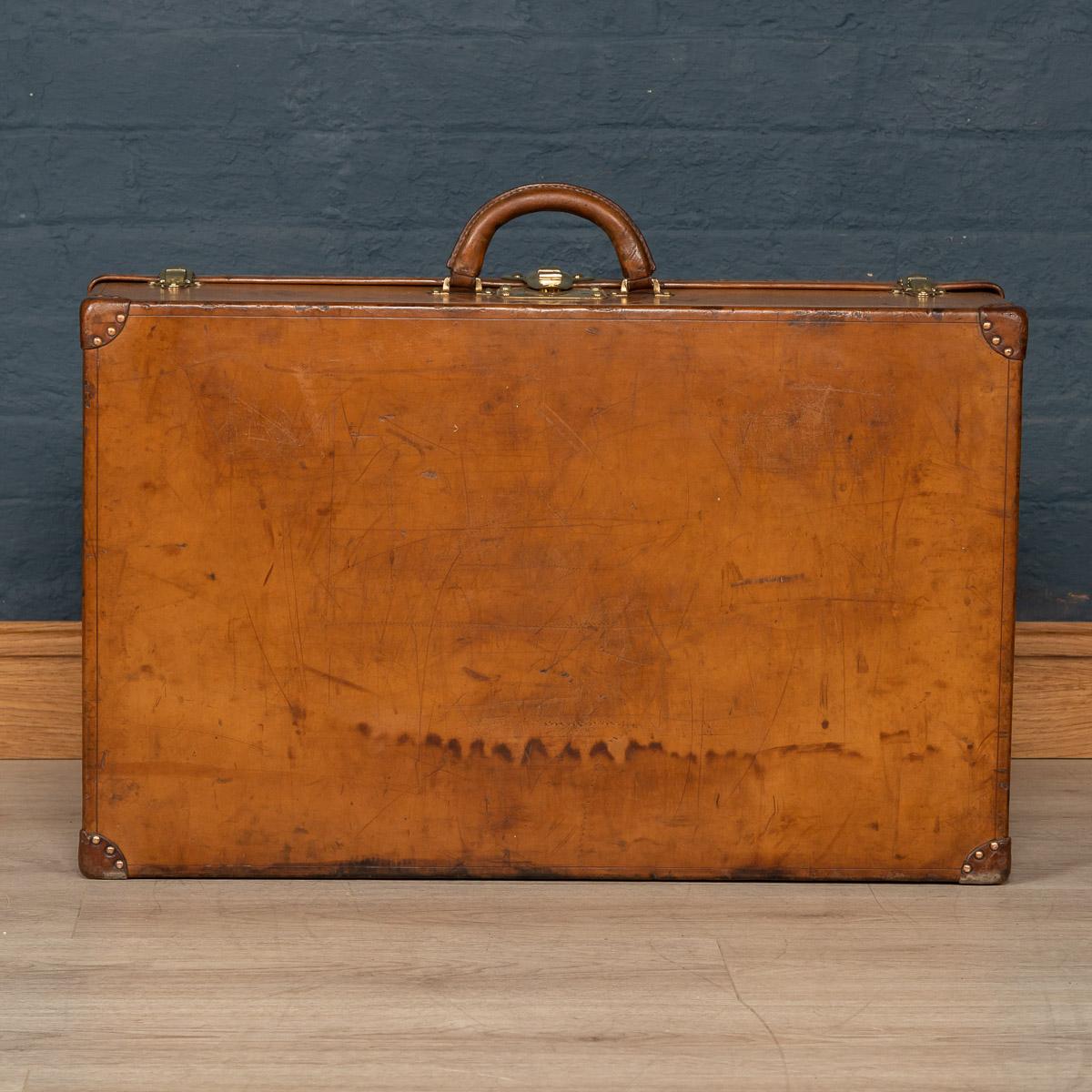 20th Century Louis Vuitton Suitcase in Natural Cow Hide, France, circa 1900 2