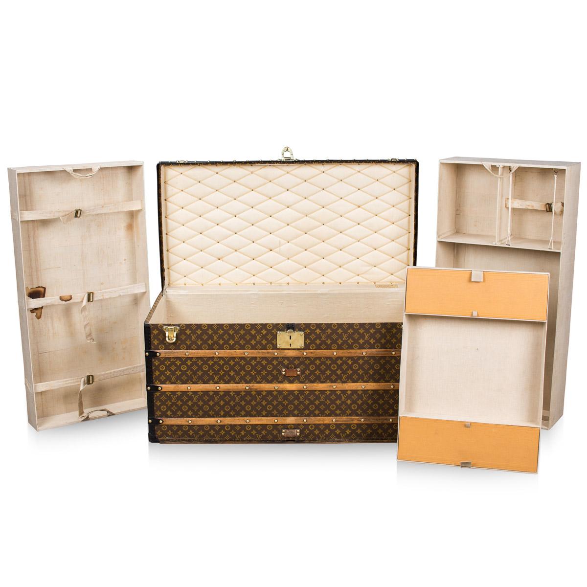 Antique 20th Century Louis Vuitton Trunk in Cow Hide, circa 1900 2