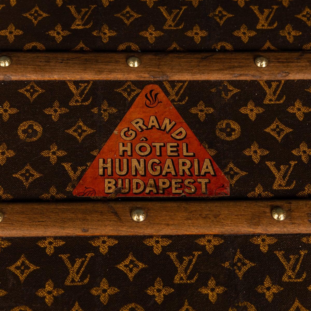 Antique 20th Century Louis Vuitton Trunk In Monogram Canvas, France c.1910 For Sale 8