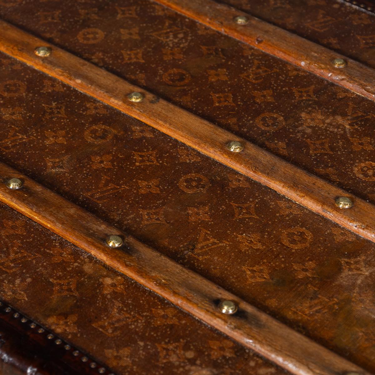 Antico baule Louis Vuitton del XX secolo in tela Monogram, Francia, 1920 ca. in vendita 14