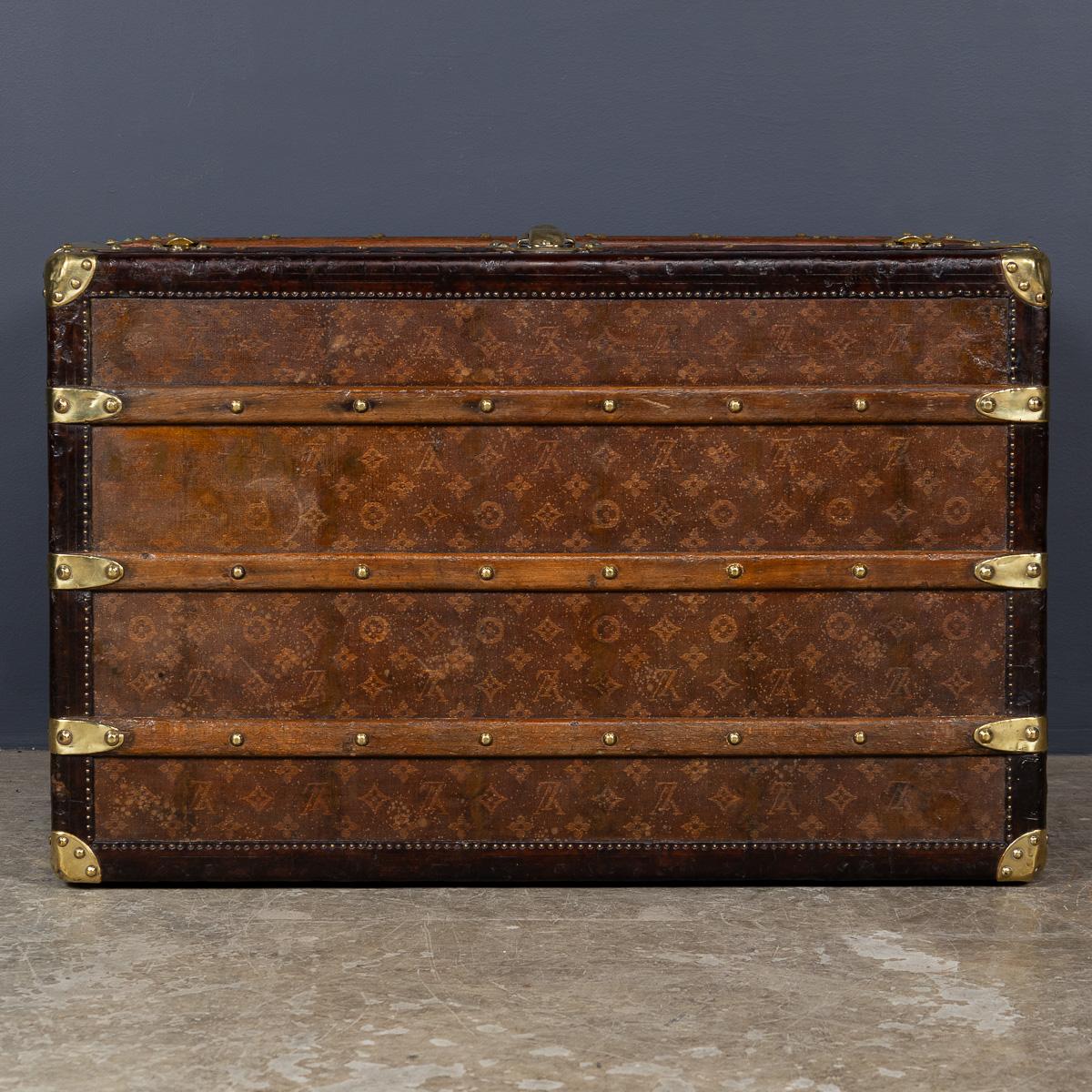 Antico baule Louis Vuitton del XX secolo in tela Monogram, Francia, 1920 ca. in vendita 2