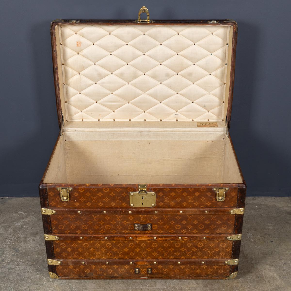 Antico baule Louis Vuitton del XX secolo in tela Monogram, Francia, 1920 ca. in vendita 3