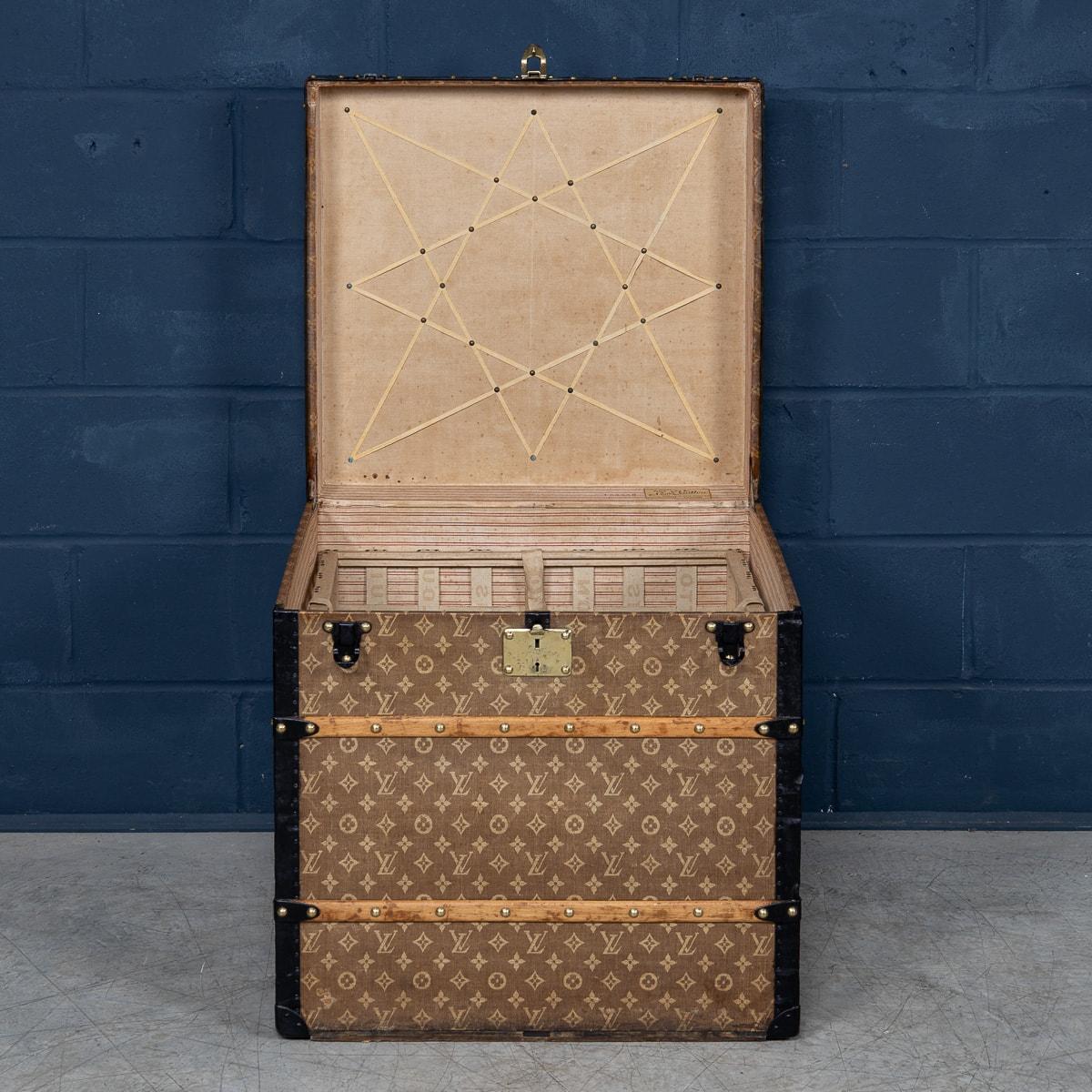 Antique 20th Century Louis Vuitton Trunk In Woven Canvas, France c.1900 For Sale 4
