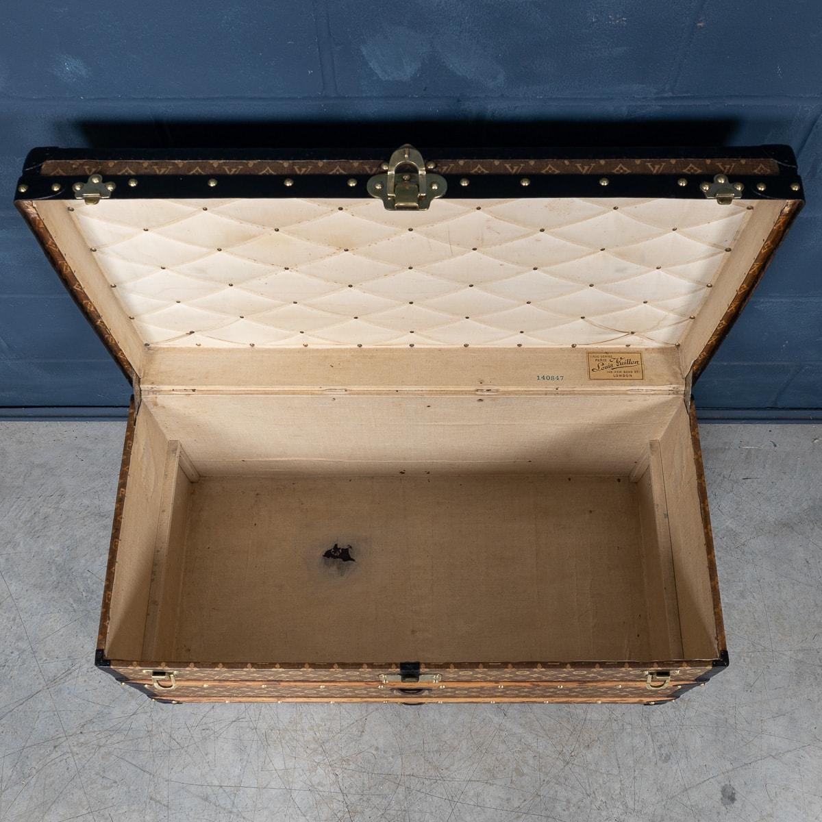 Antique 20th Century Louis Vuitton Trunk In Woven Canvas, France c.1900 For Sale 4