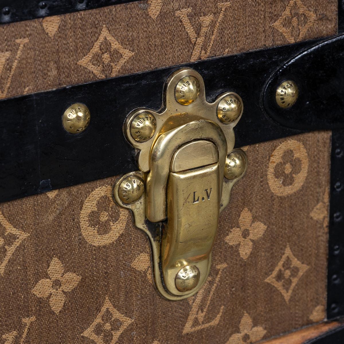 Antique 20th Century Louis Vuitton Trunk In Woven Canvas, France c.1900 For Sale 8