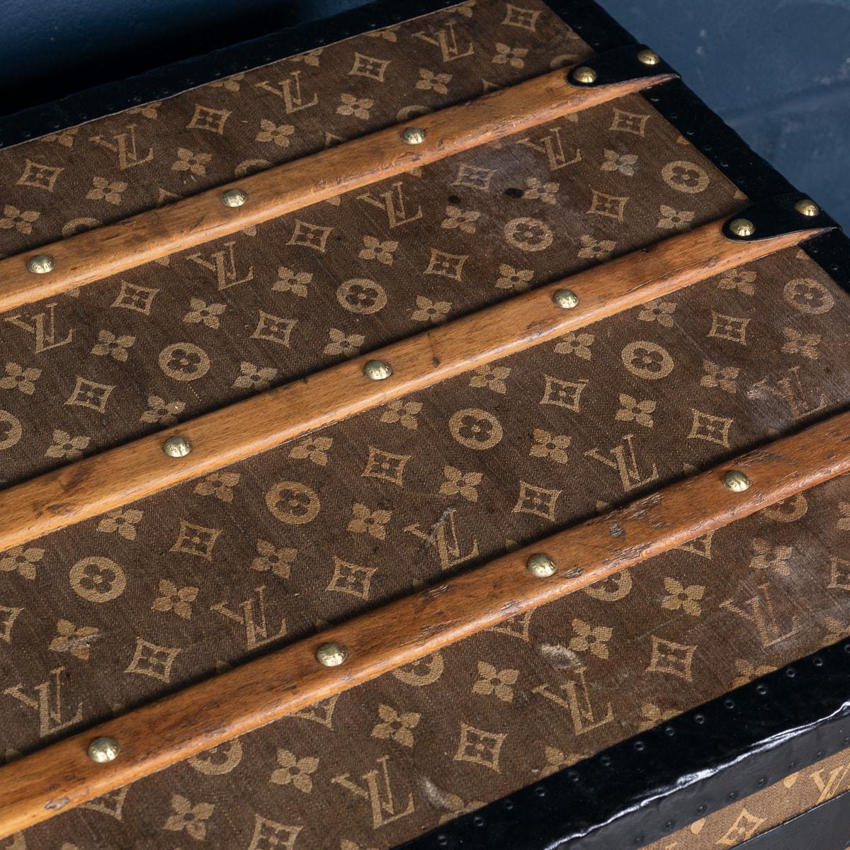 Antique 20th Century Louis Vuitton Trunk In Woven Canvas, France c.1900 For Sale 10