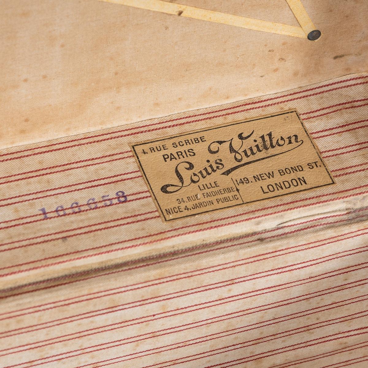 Antique 20th Century Louis Vuitton Trunk In Woven Canvas, France c.1900 For Sale 11