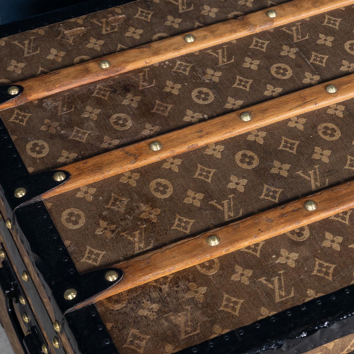 Antique 20th Century Louis Vuitton Trunk In Woven Canvas, France c.1900 For Sale 11