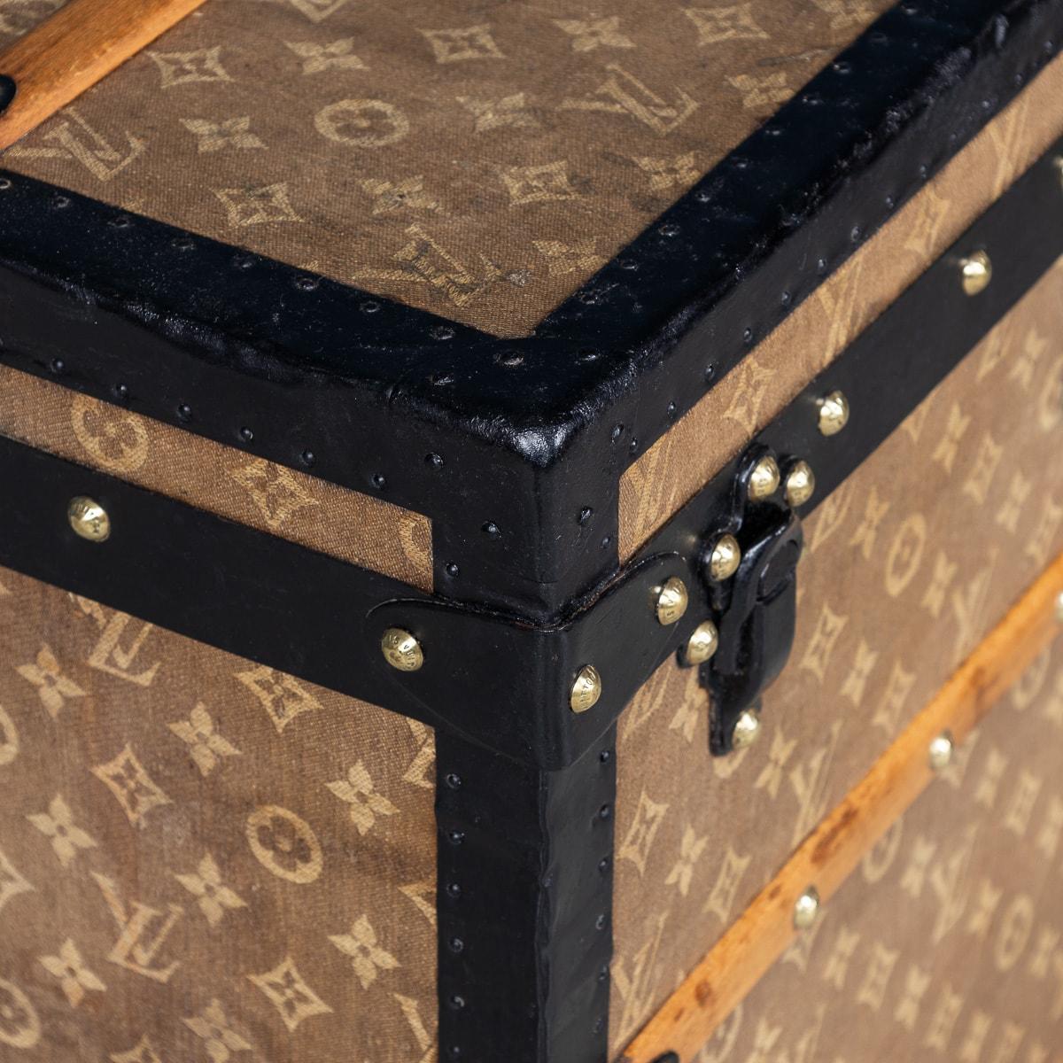 Antique 20th Century Louis Vuitton Trunk In Woven Canvas, France c.1900 For Sale 14