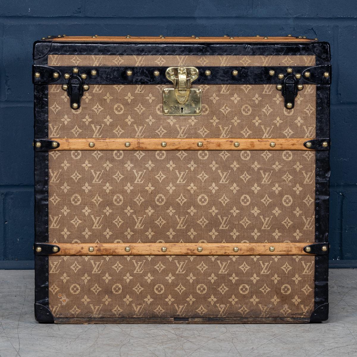 French Antique 20th Century Louis Vuitton Trunk In Woven Canvas, France c.1900 For Sale