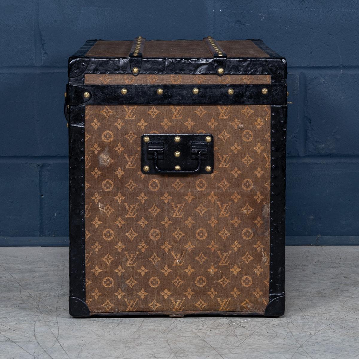 Antico baule Louis Vuitton del XX secolo in tela intrecciata, Francia c.1900 In condizioni buone in vendita a Royal Tunbridge Wells, Kent