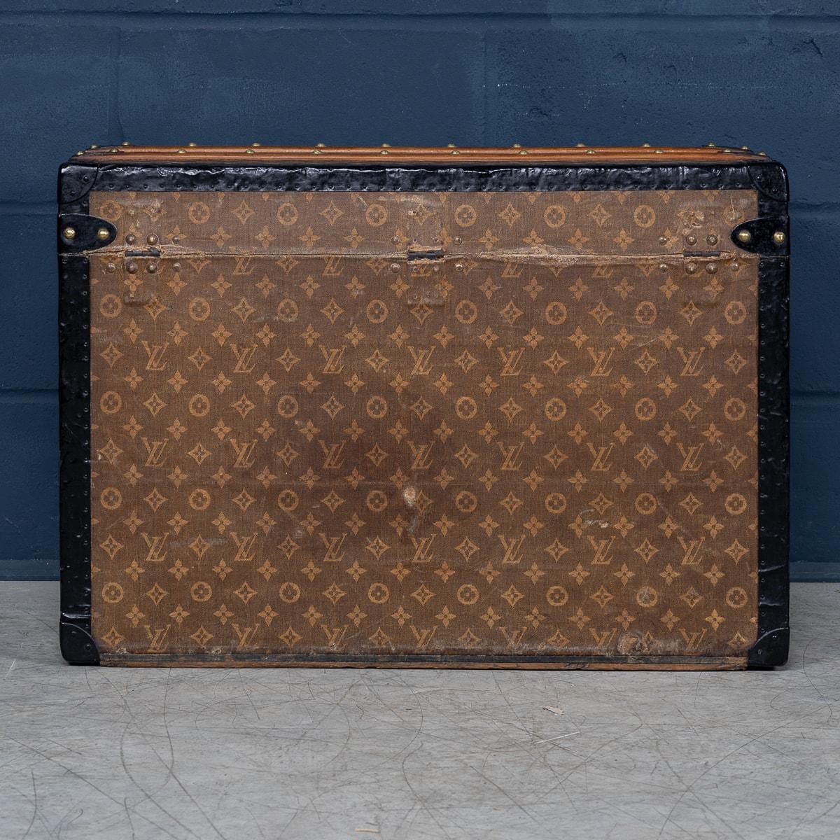 Metallo Antico baule Louis Vuitton del XX secolo in tela intrecciata, Francia c.1900 in vendita