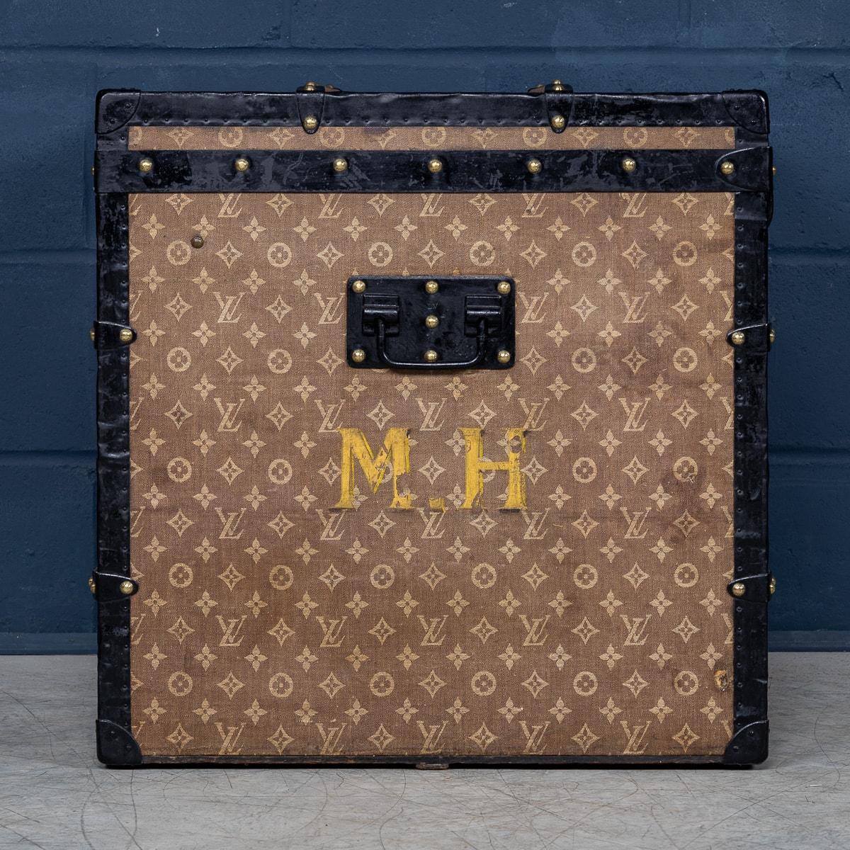 Antique 20th Century Louis Vuitton Trunk In Woven Canvas, France c.1900 For Sale 1