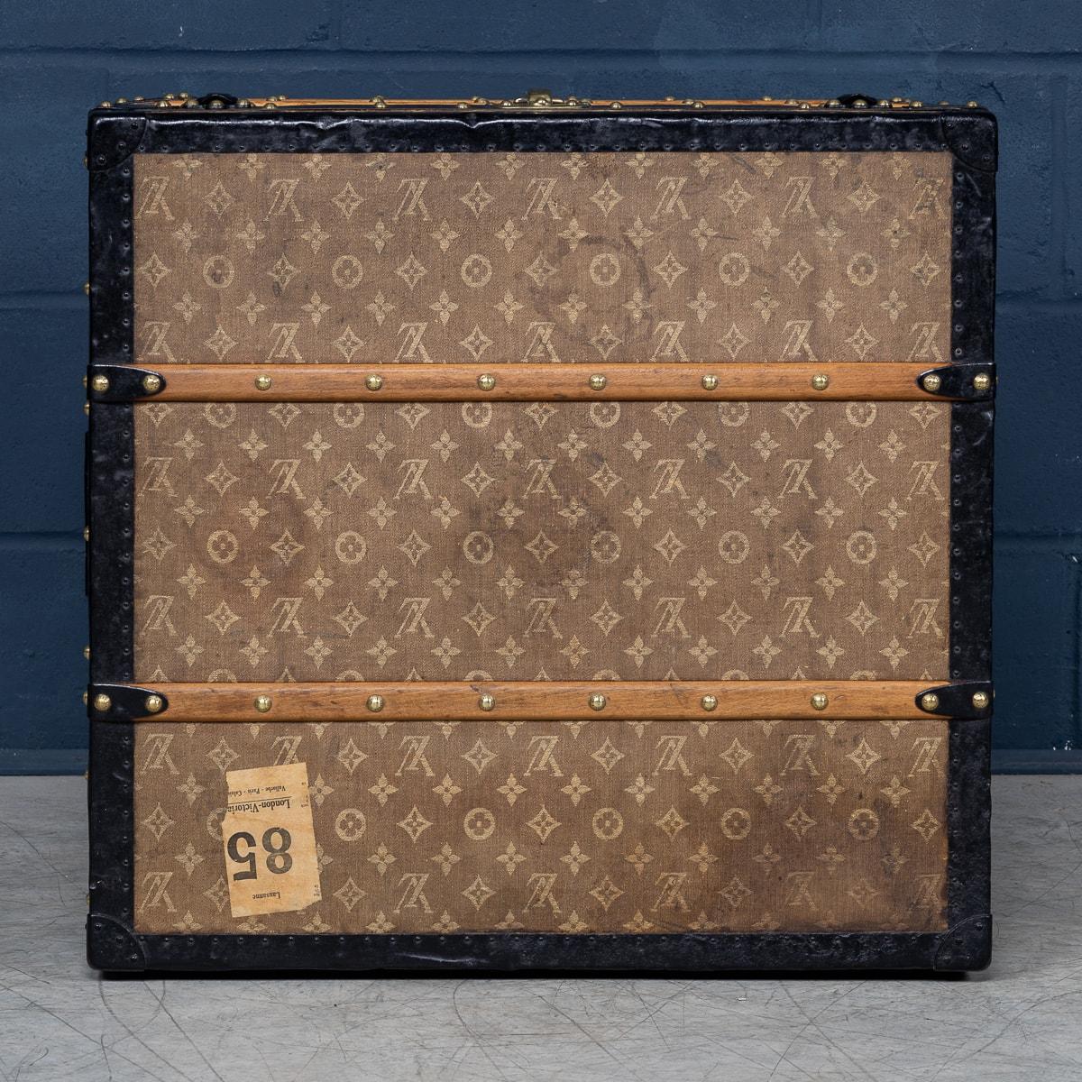Antique 20th Century Louis Vuitton Trunk In Woven Canvas, France c.1900 For Sale 3