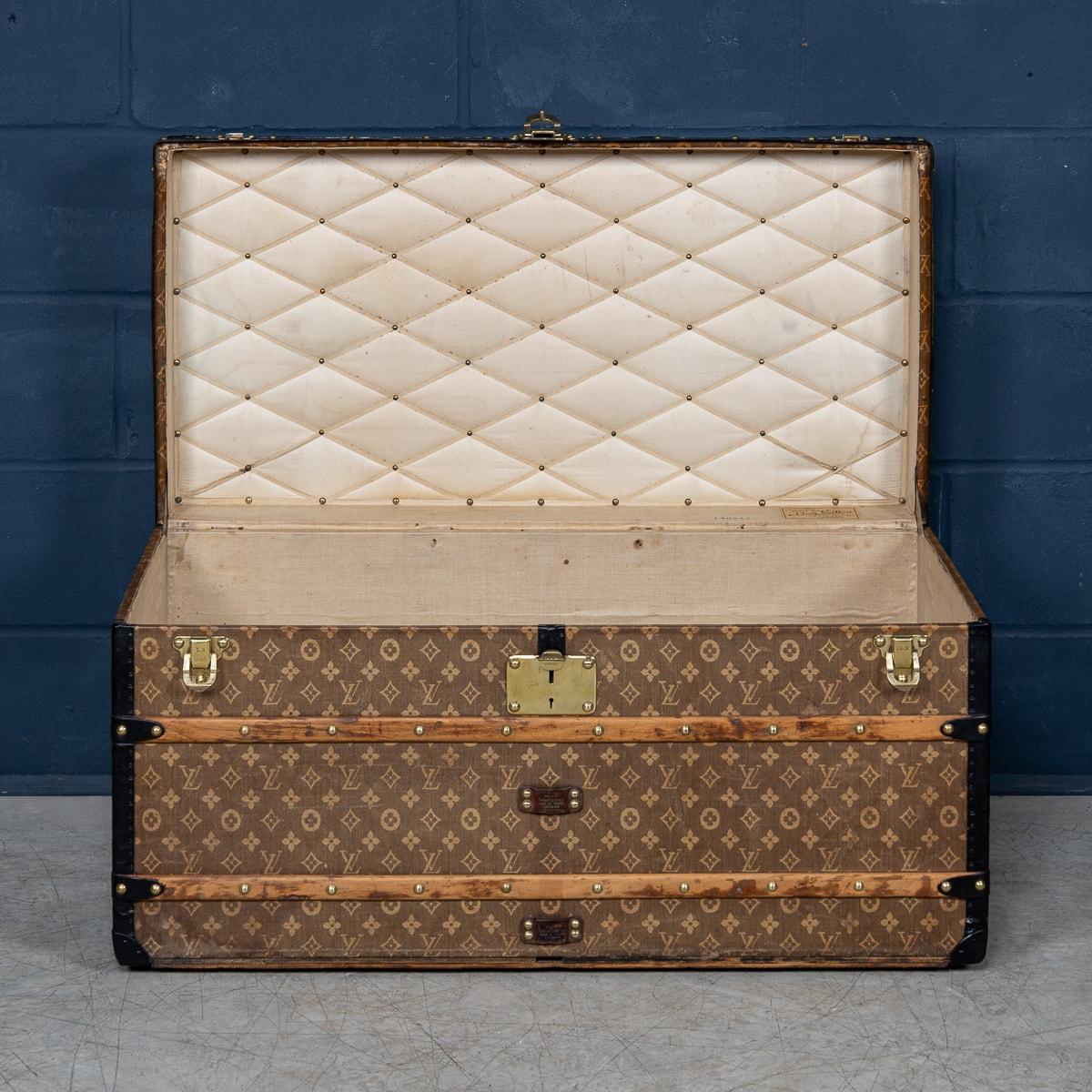 Antique 20th Century Louis Vuitton Trunk In Woven Canvas, France c.1900 For Sale 3