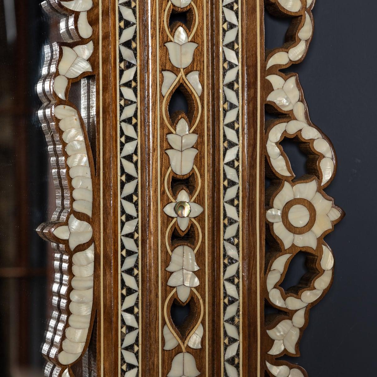 Antique 20ème siècle Moorish Inlaid Levantine Mirror c.1900 en vente 6