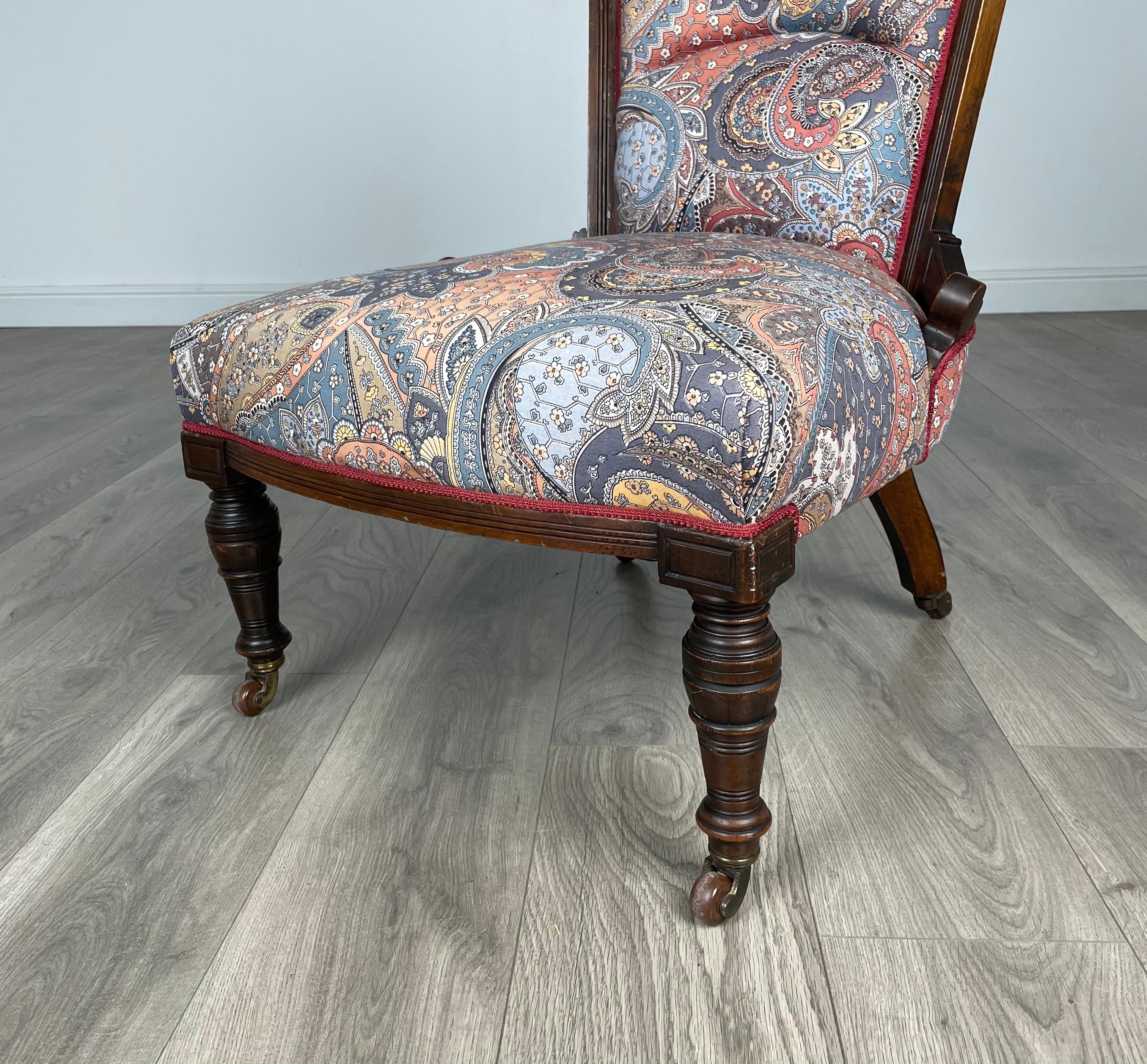 Fauteuil d'infirmière du 20ème siècle en acajou (REF AF-3096) en vente 6