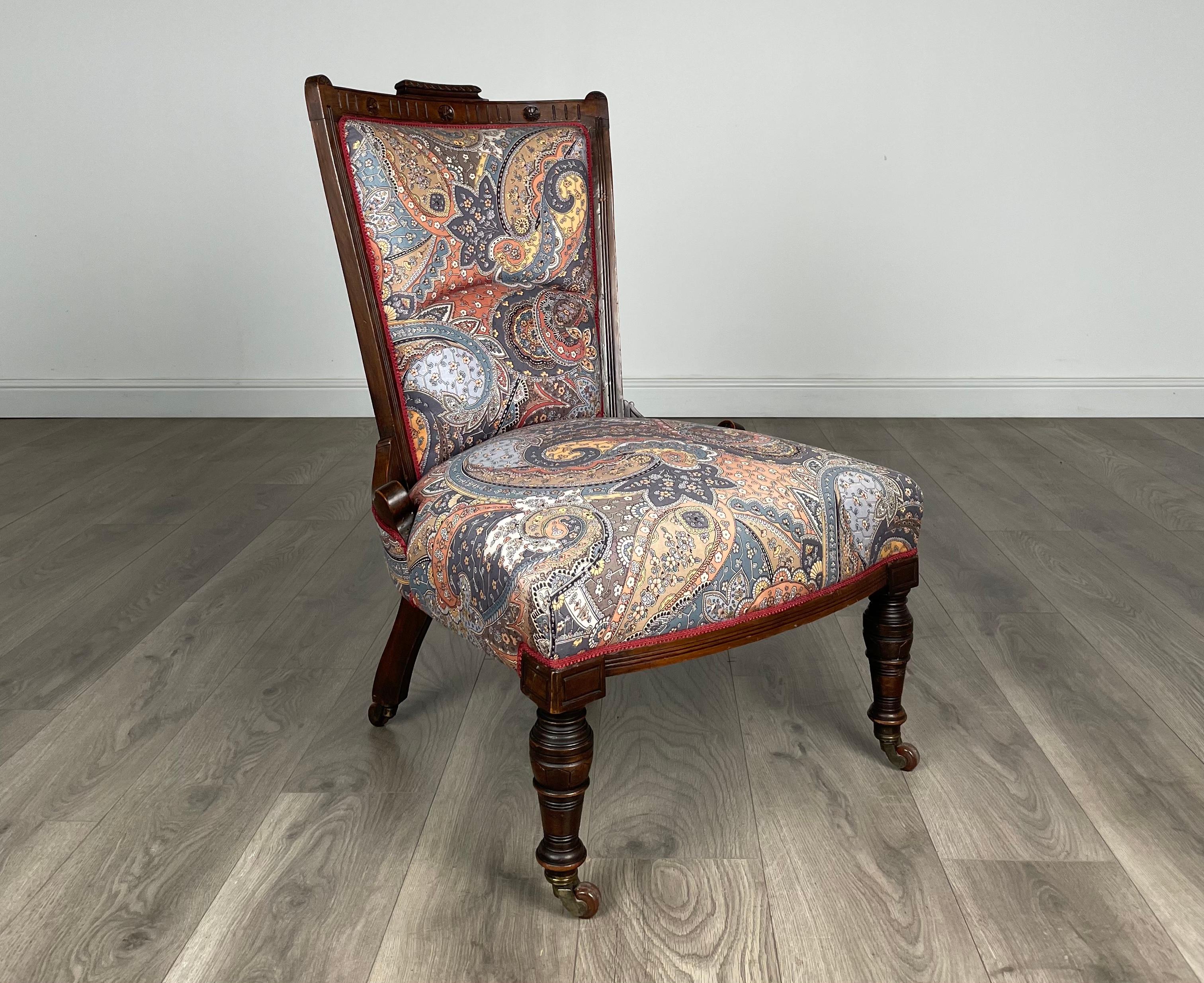Fauteuil d'infirmière du 20ème siècle en acajou (REF AF-3096) en vente 2