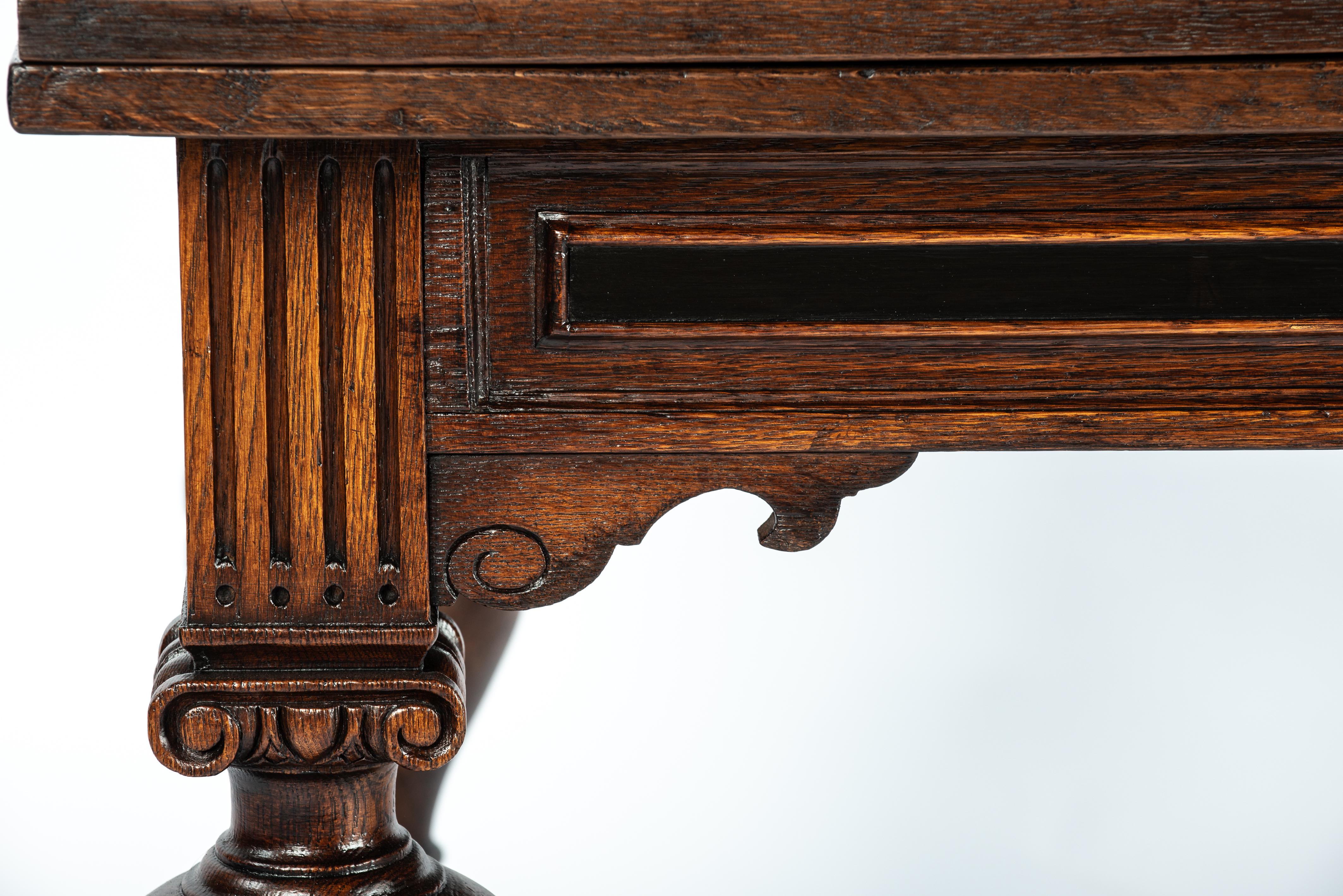 Antiquités du 20e siècle  chêne  Table à rallonge Renaissance hollandaise brun chaud en vente 9
