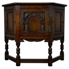 Armoire à breloques ancienne du 20ème siècle en chêne (REF AF-3625)