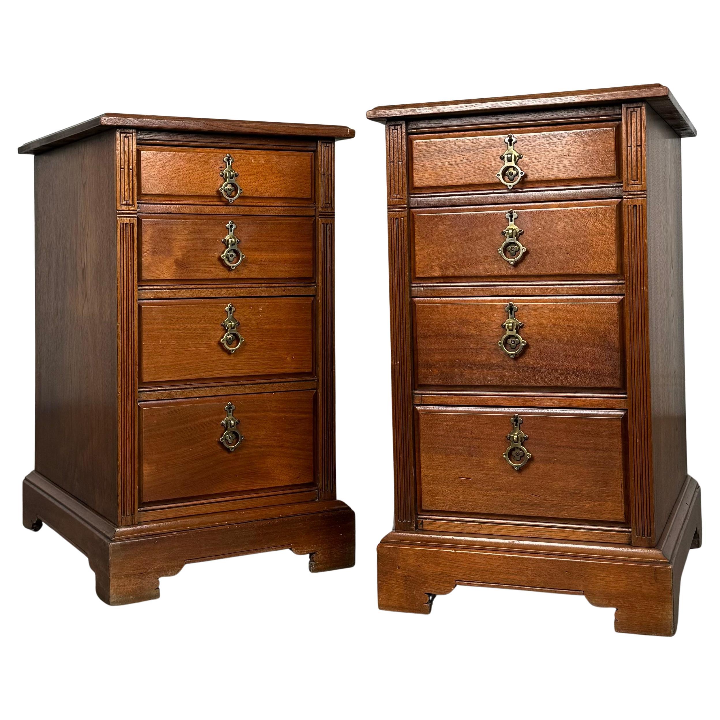 Antique 20th Century Pair Of Bedside Cabinets In Walnut ( REF AF-3456 )
