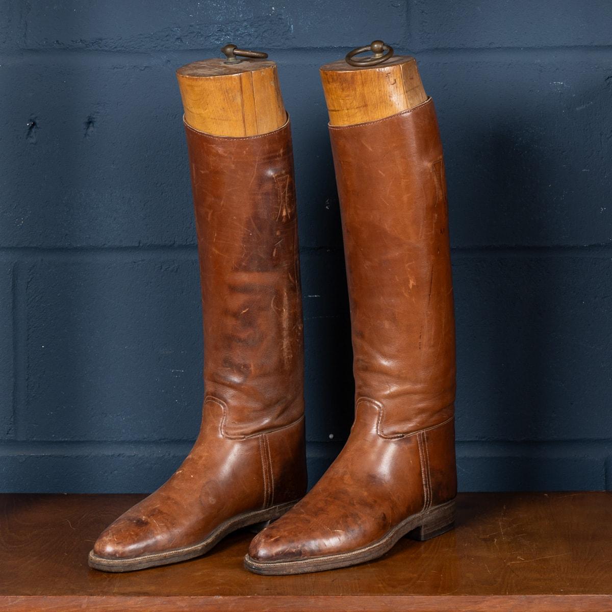 Other Antique 20th Century Pair Of English Leather Riding Boots And Wooden Trees