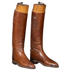 Paar antike englische Leder-Reiterstiefel und Holzbäume aus dem 20. Jahrhundert