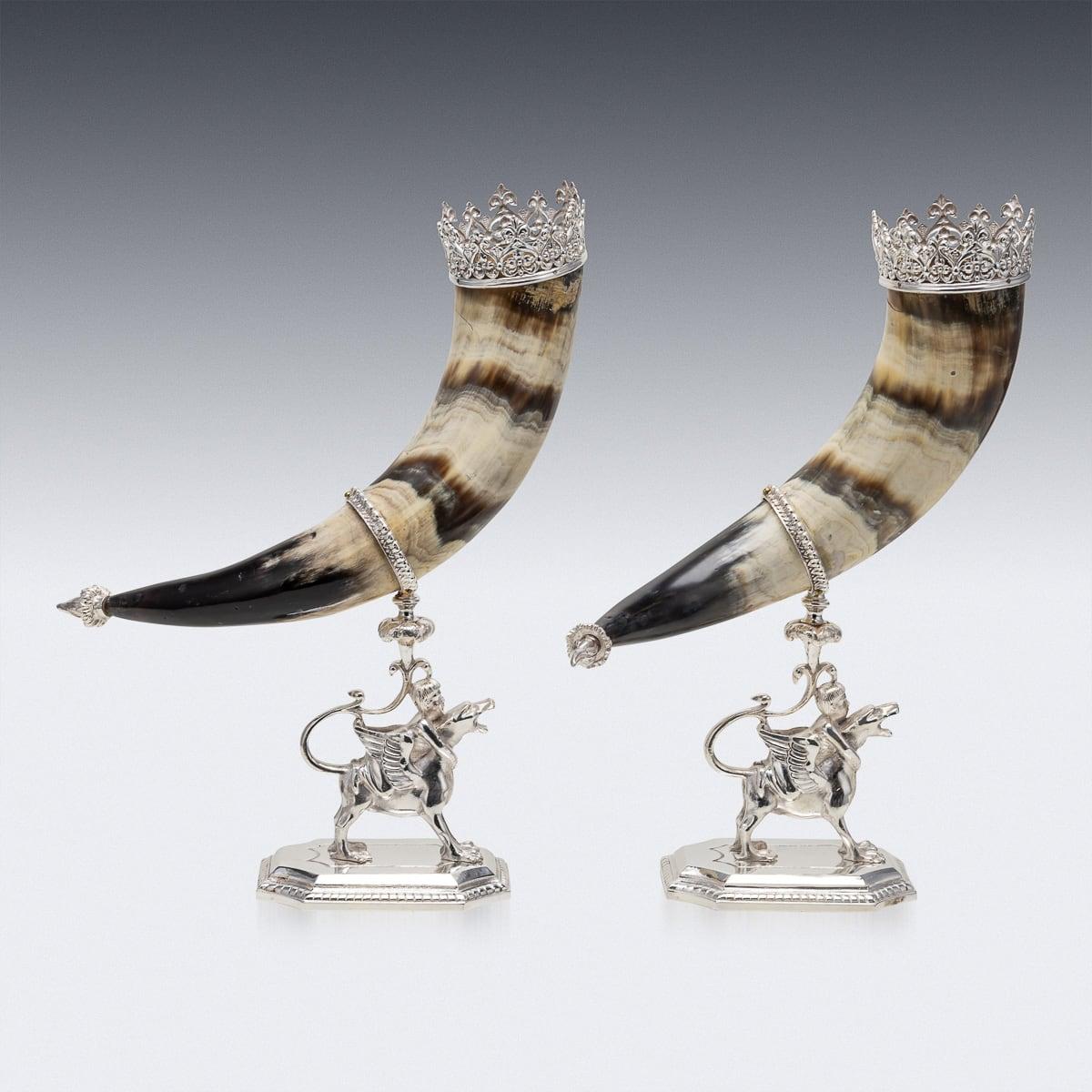 20ième siècle Paire de cornes monumentales en métal argenté du 20ème siècle, vers 1900 en vente