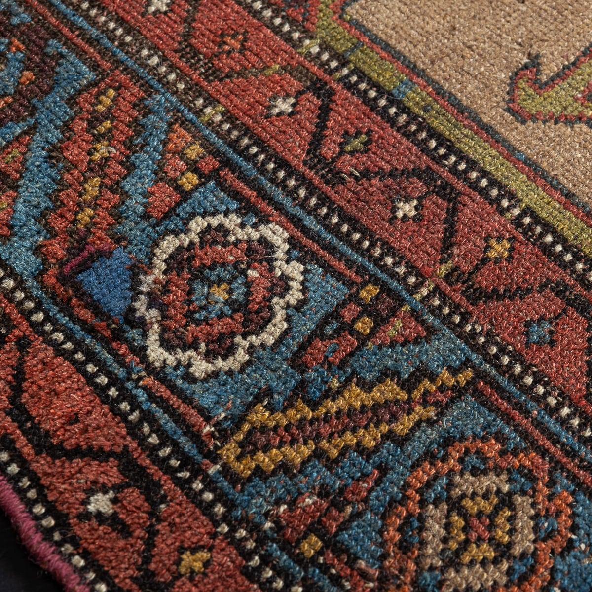 20ième siècle Tapis de course persan ancien du 20ème siècle, fait à la main, Hamedan, vers 1900 en vente