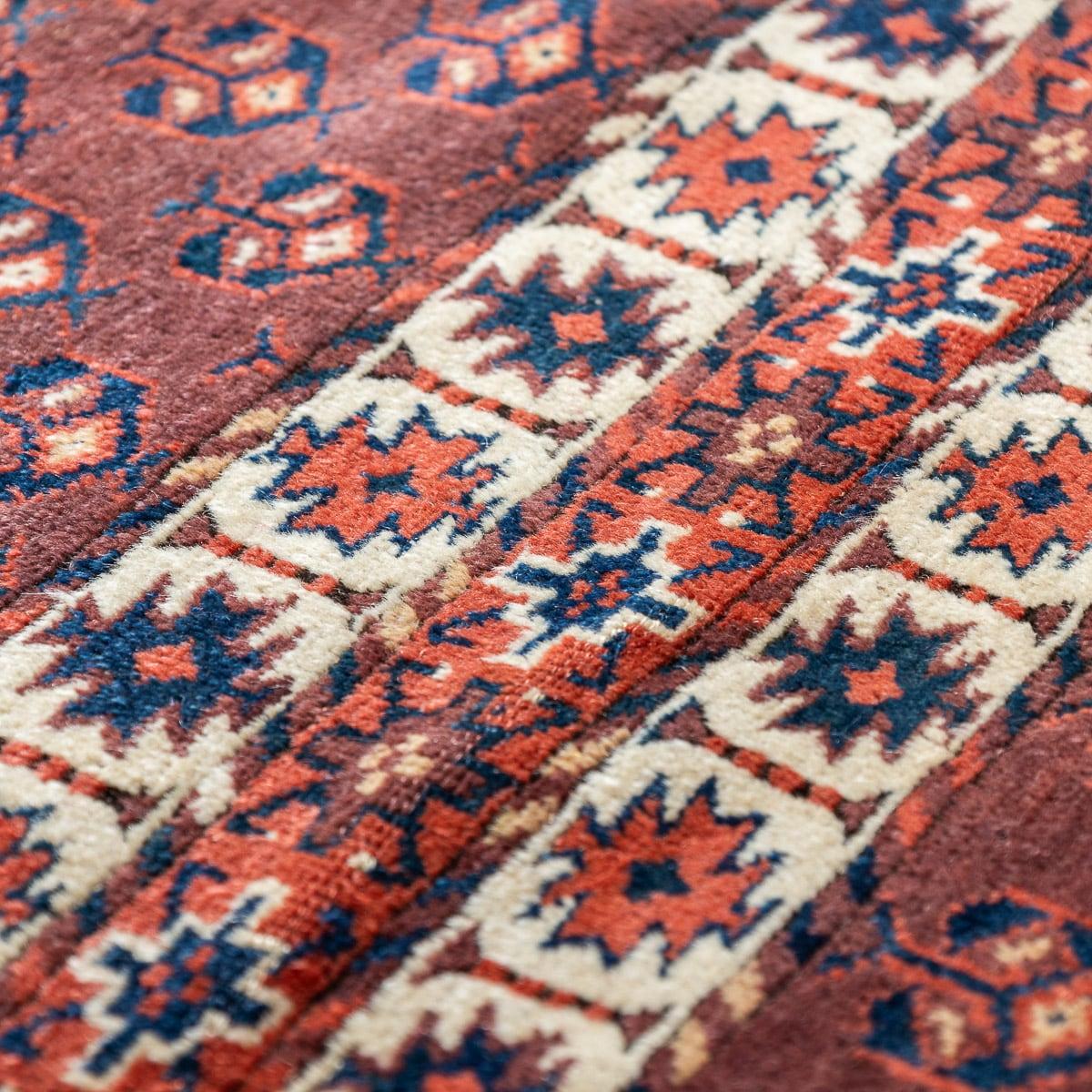 Tapis persan ancien du 20ème siècle, rare, fait à la main, du Turkmen c.1910 en vente 2