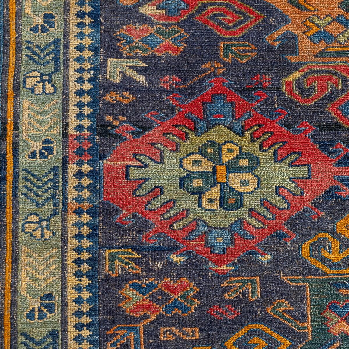 Antico tappeto persiano caucasico del 20° secolo, raro e fatto a mano, 1910 ca. In condizioni buone in vendita a Royal Tunbridge Wells, Kent