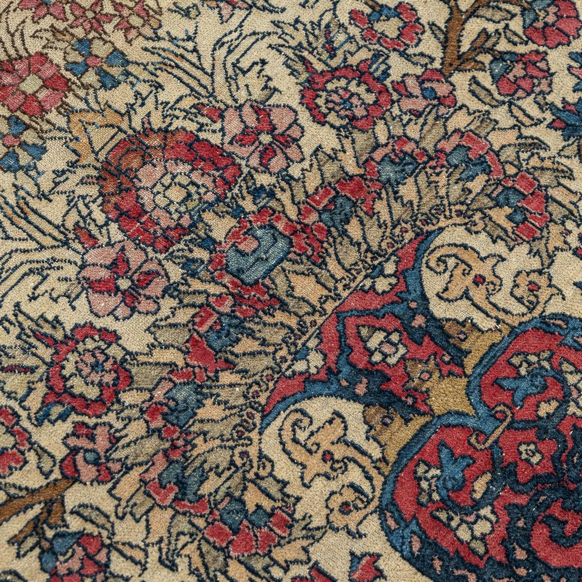 Antique 20th Century Rare Handmade Persian Isfahan Mobarakeh Rug c.1900 In Good Condition For Sale In Royal Tunbridge Wells, Kent