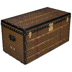 Antique French Cabin Trunk from Louis Vuitton, 1910 for sale at Pamono