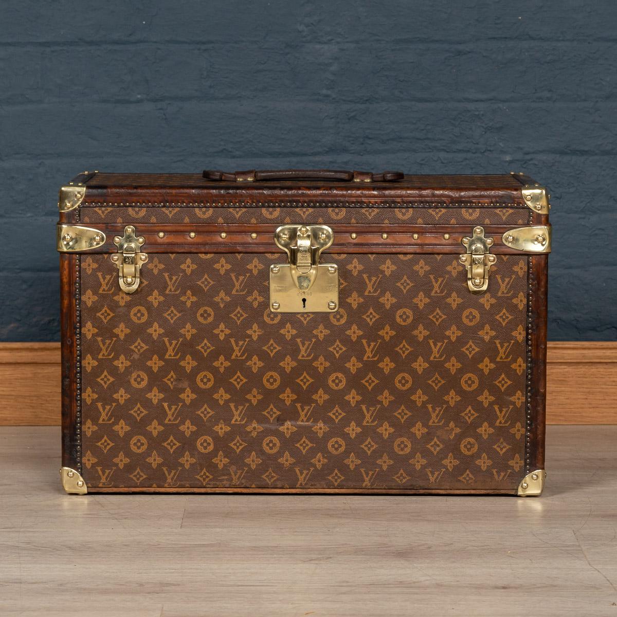 Antique early 20th century Louis Vuitton train trunk, one of the rarest trunks we have ever come across: a Louis Vuitton trunk of small proportions, most likely used as a train trunk for taking personal effects on board rather than with all the
