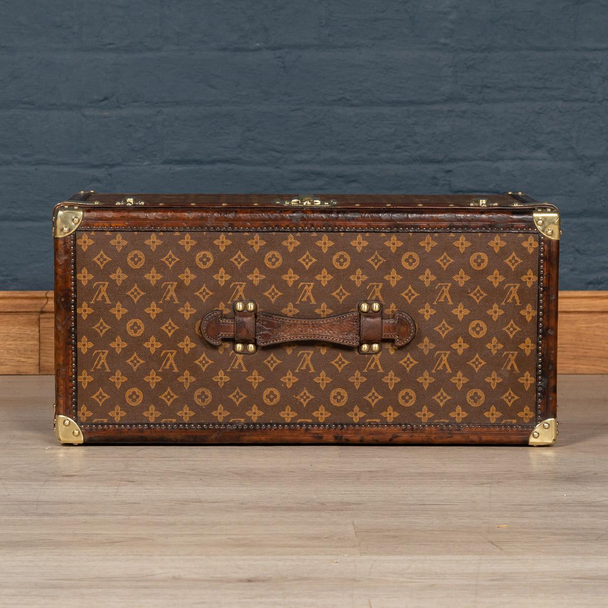 Antique 20th Century Rare Louis Vuitton Train Trunk, France, circa 1900 1