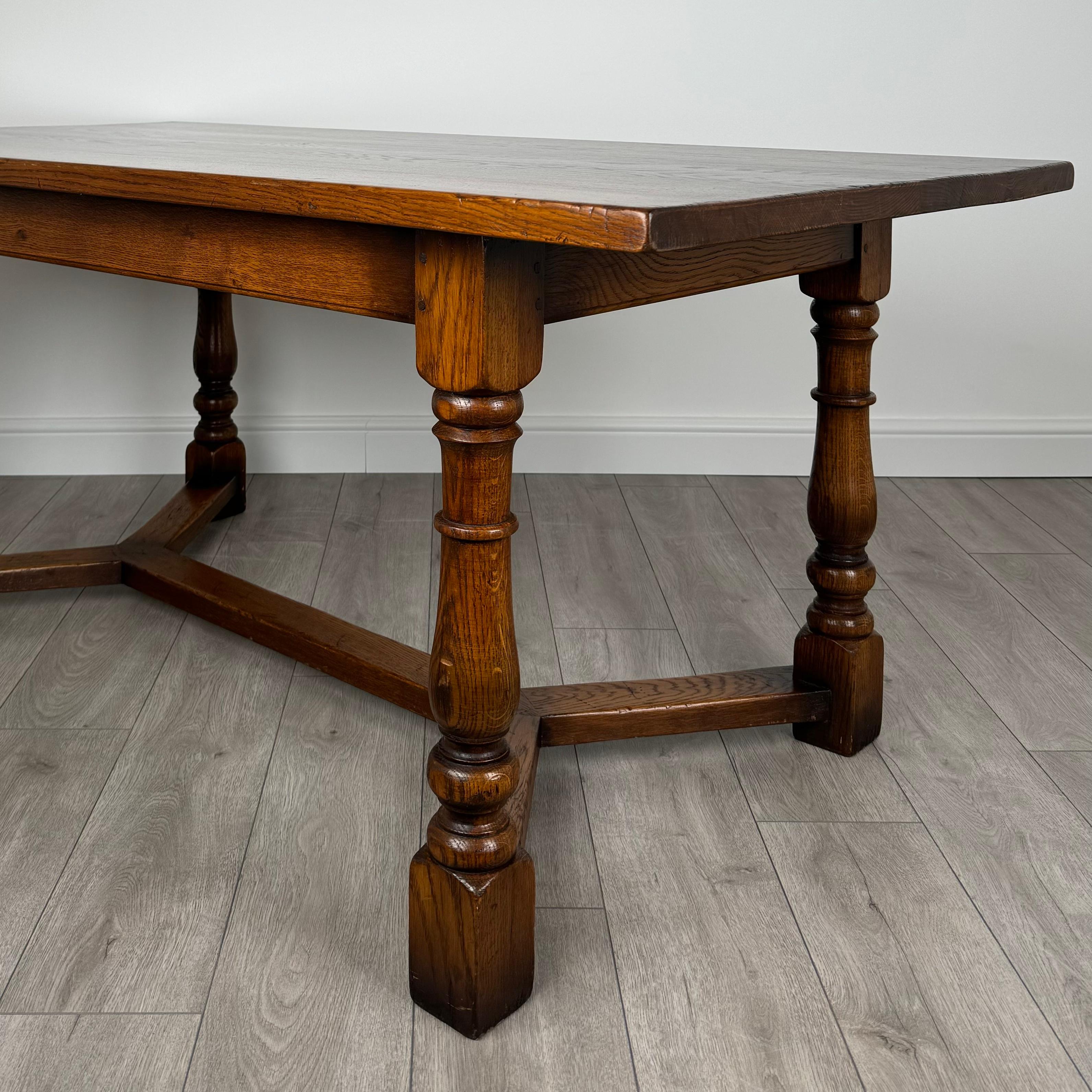 Chêne Table de salle à manger de style réfractoire du 20ème siècle en chêne ( REF AF-3504 ) en vente