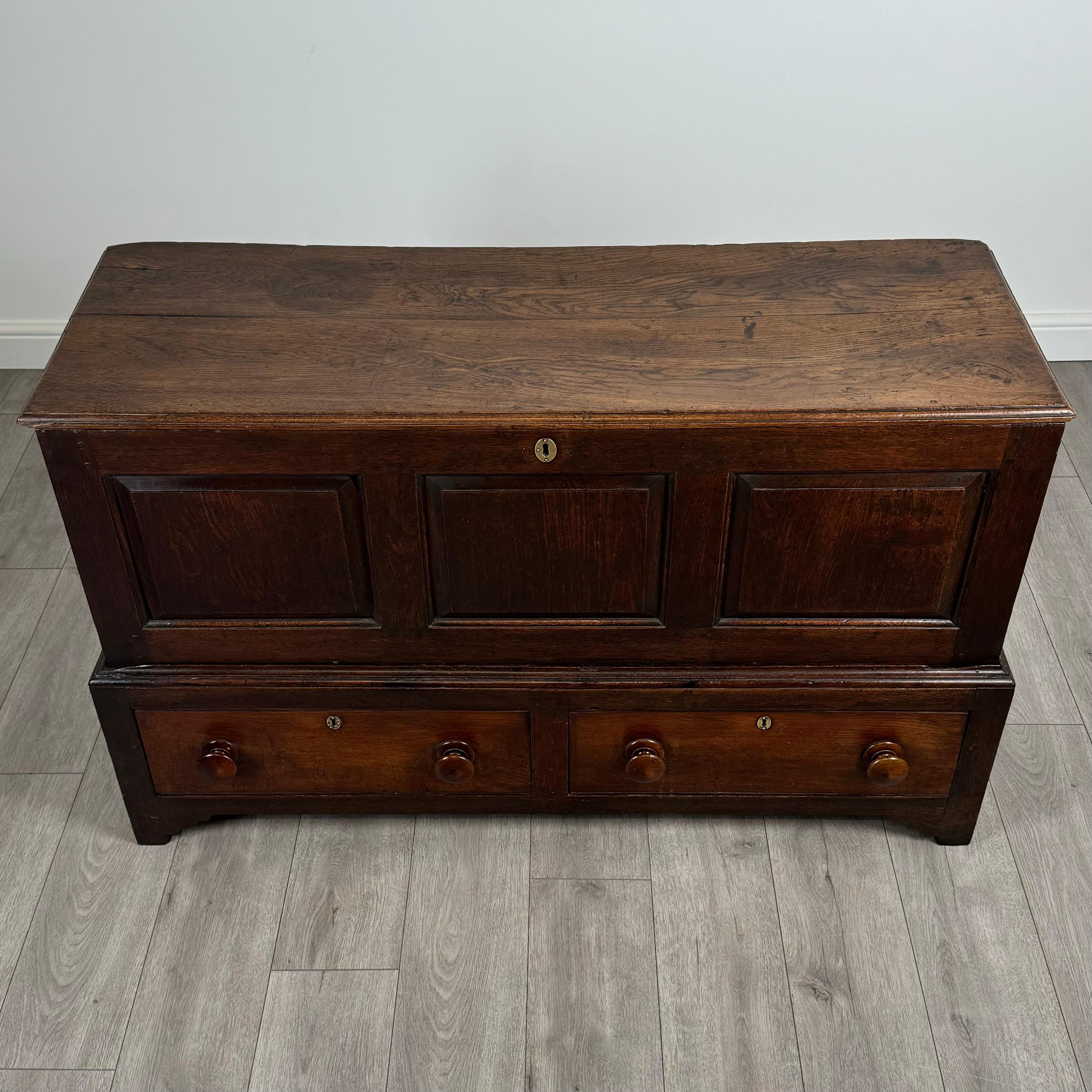 Table de salle à manger de style réfractoire du 20ème siècle en chêne (REF AF-3684) en vente 4