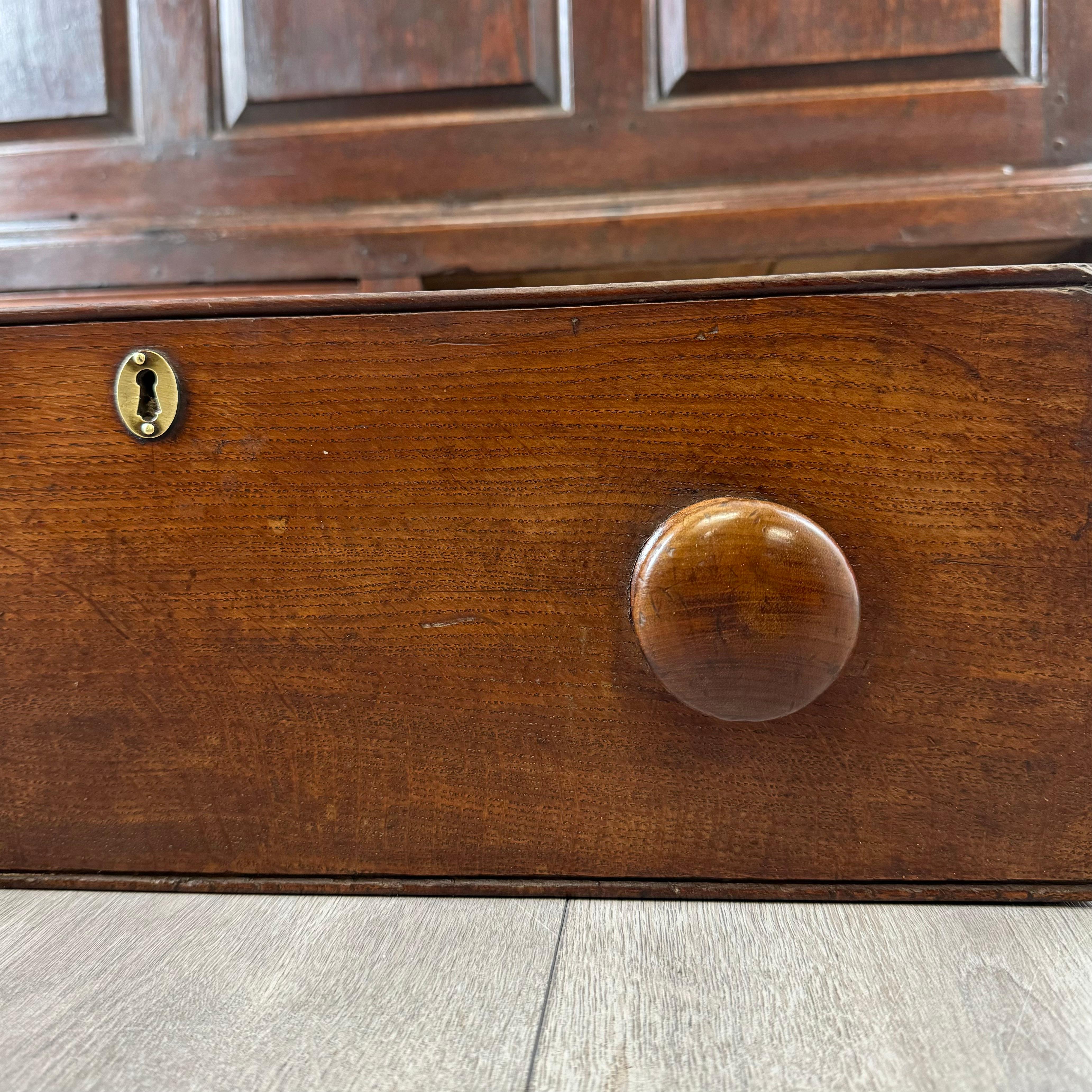 Table de salle à manger de style réfractoire du 20ème siècle en chêne (REF AF-3684) en vente 7