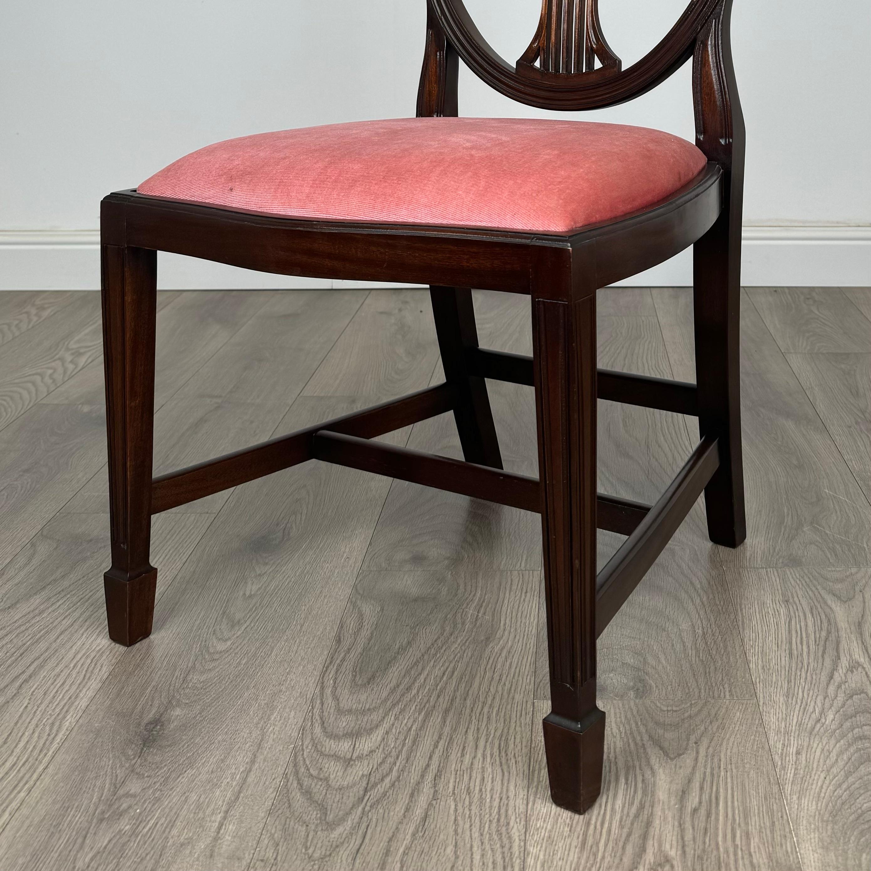 Antico set di 10 sedie da pranzo in stile Hepplewhite del XX secolo ( REF AFS-3459 ) in vendita 5