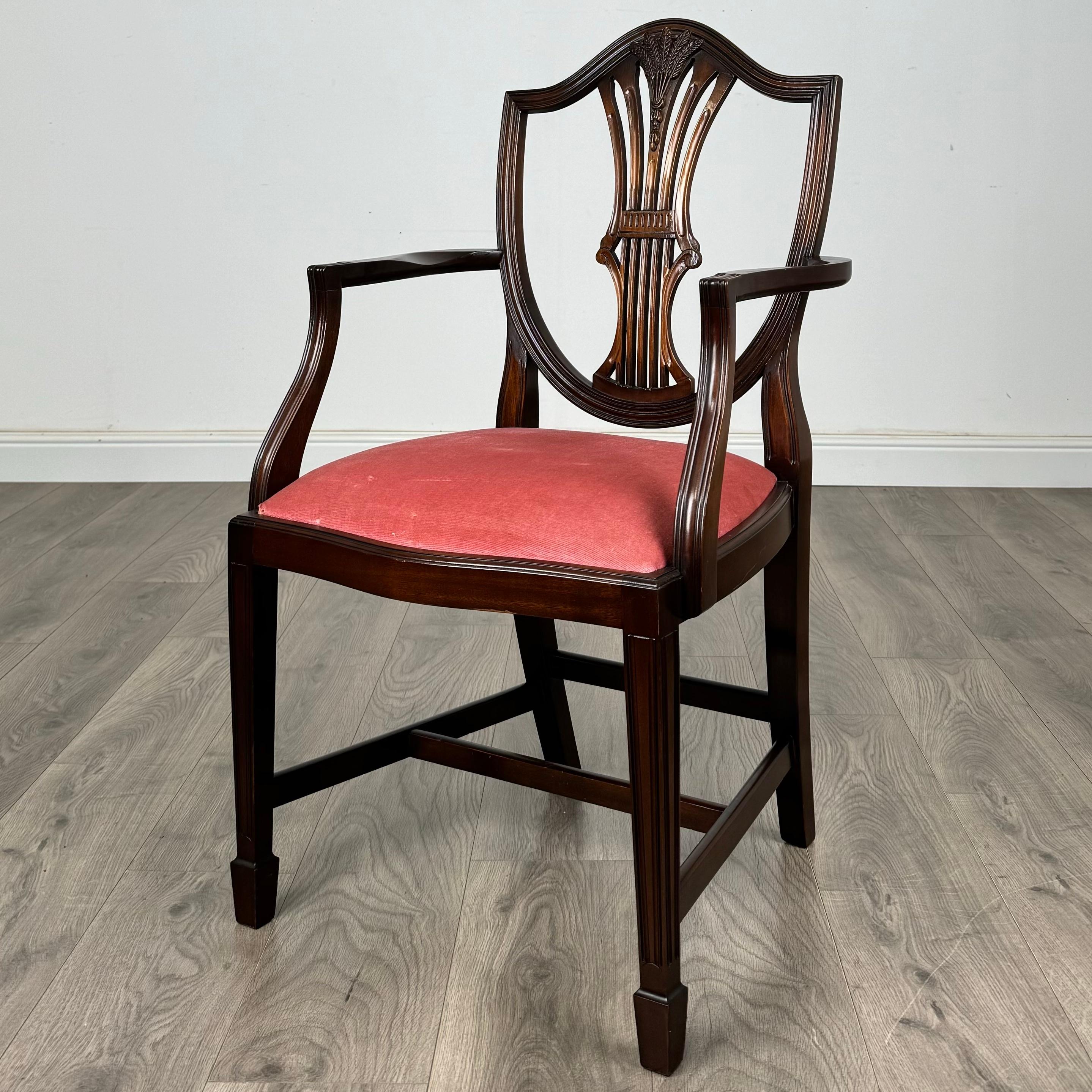 Antico set di 10 sedie da pranzo in stile Hepplewhite del XX secolo ( REF AFS-3459 ) in vendita 1