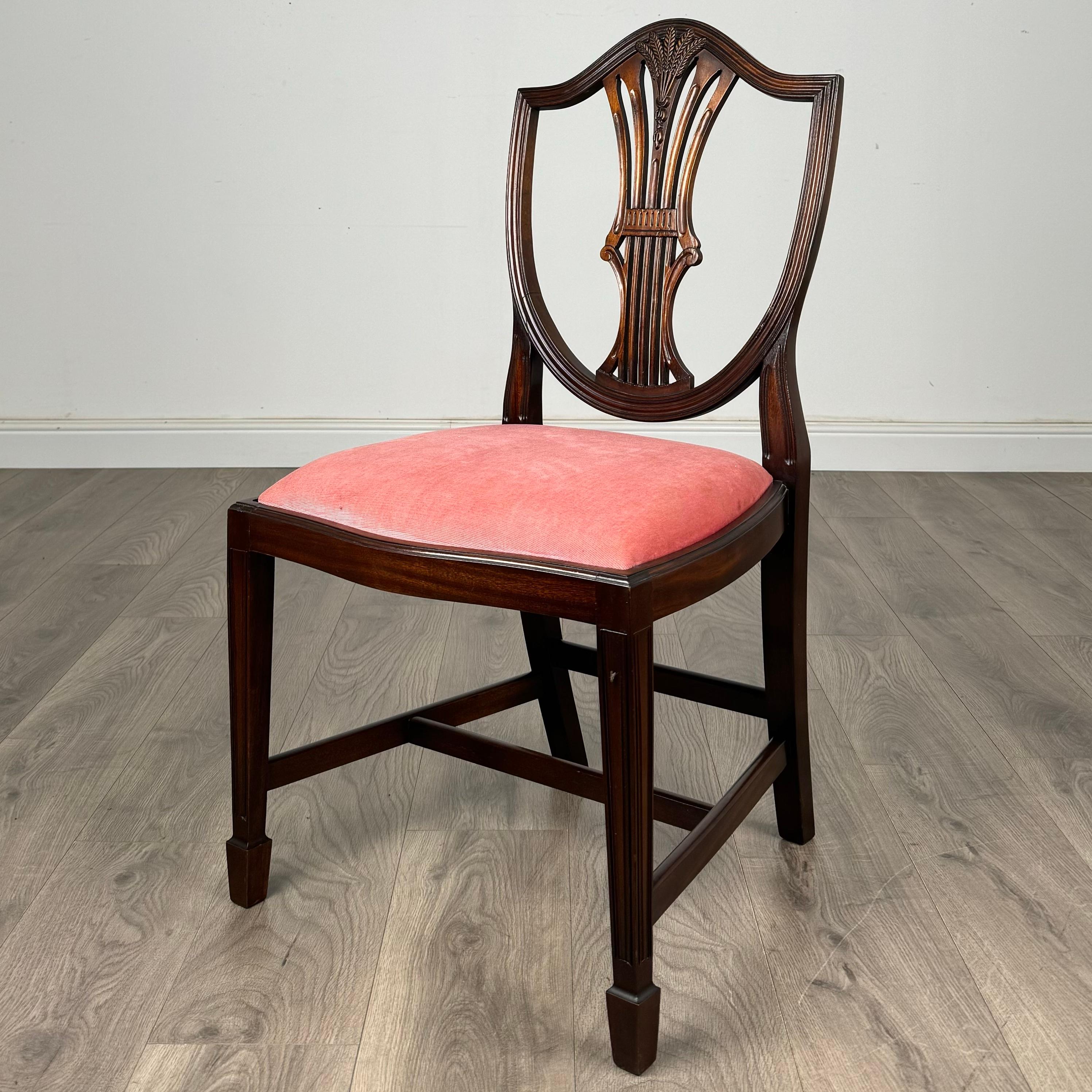 Antico set di 10 sedie da pranzo in stile Hepplewhite del XX secolo ( REF AFS-3459 ) in vendita 2