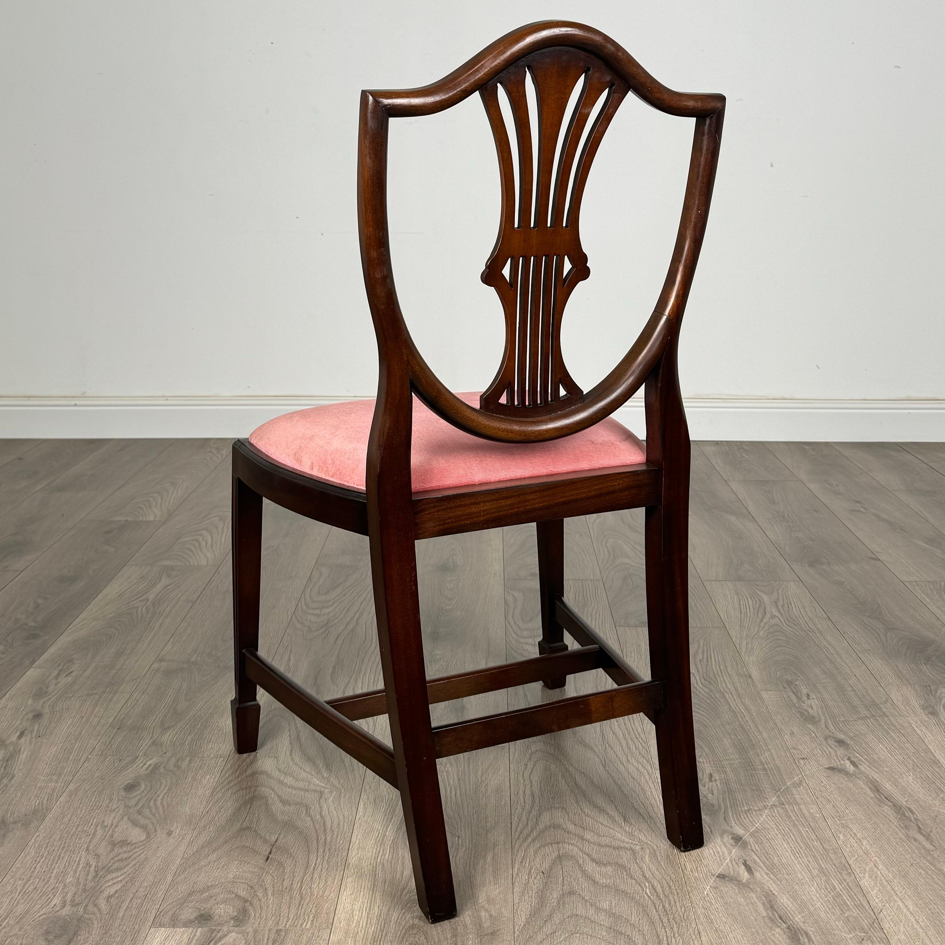 Antico set di 10 sedie da pranzo in stile Hepplewhite del XX secolo ( REF AFS-3459 ) in vendita 3