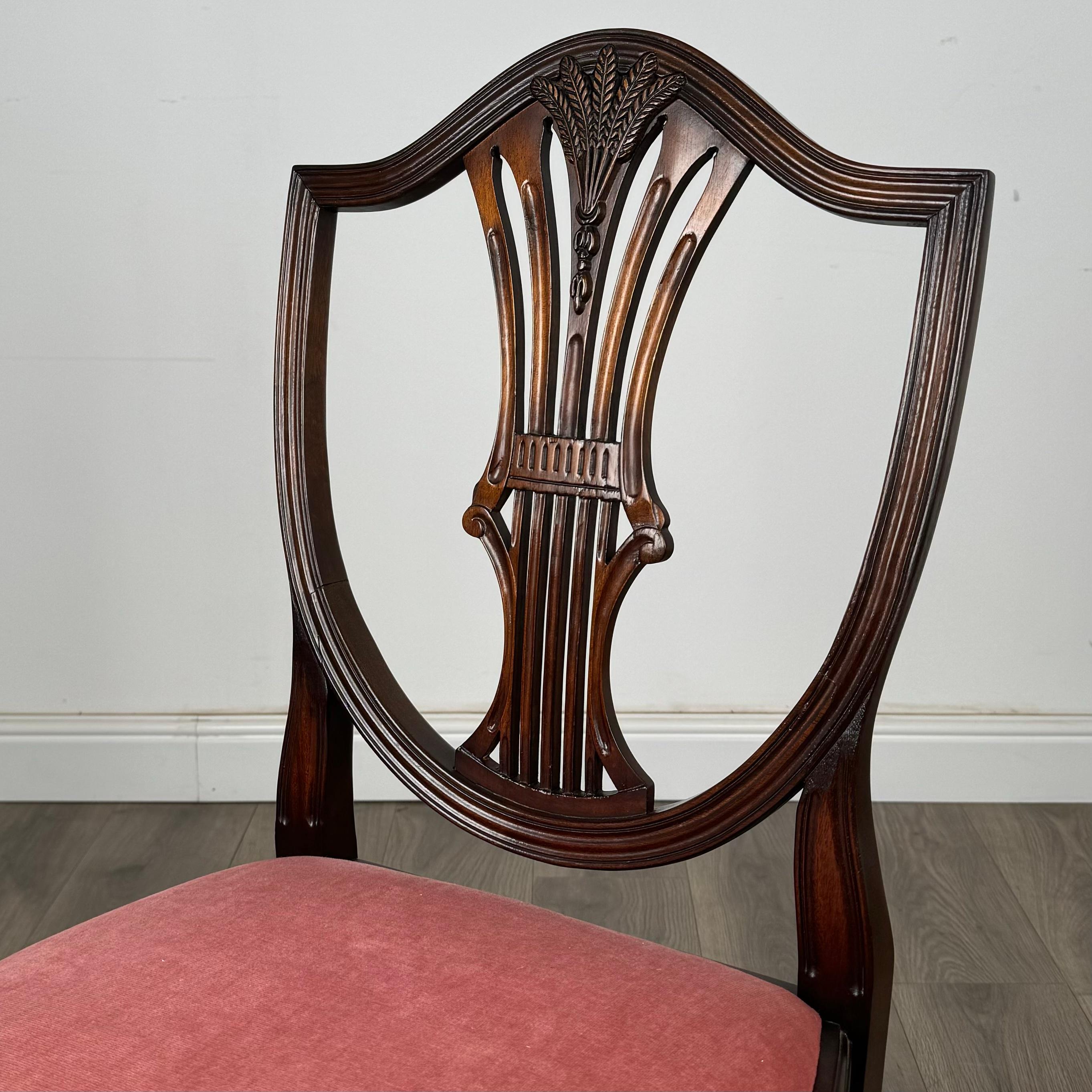 Antico set di 10 sedie da pranzo in stile Hepplewhite del XX secolo ( REF AFS-3459 ) in vendita 4