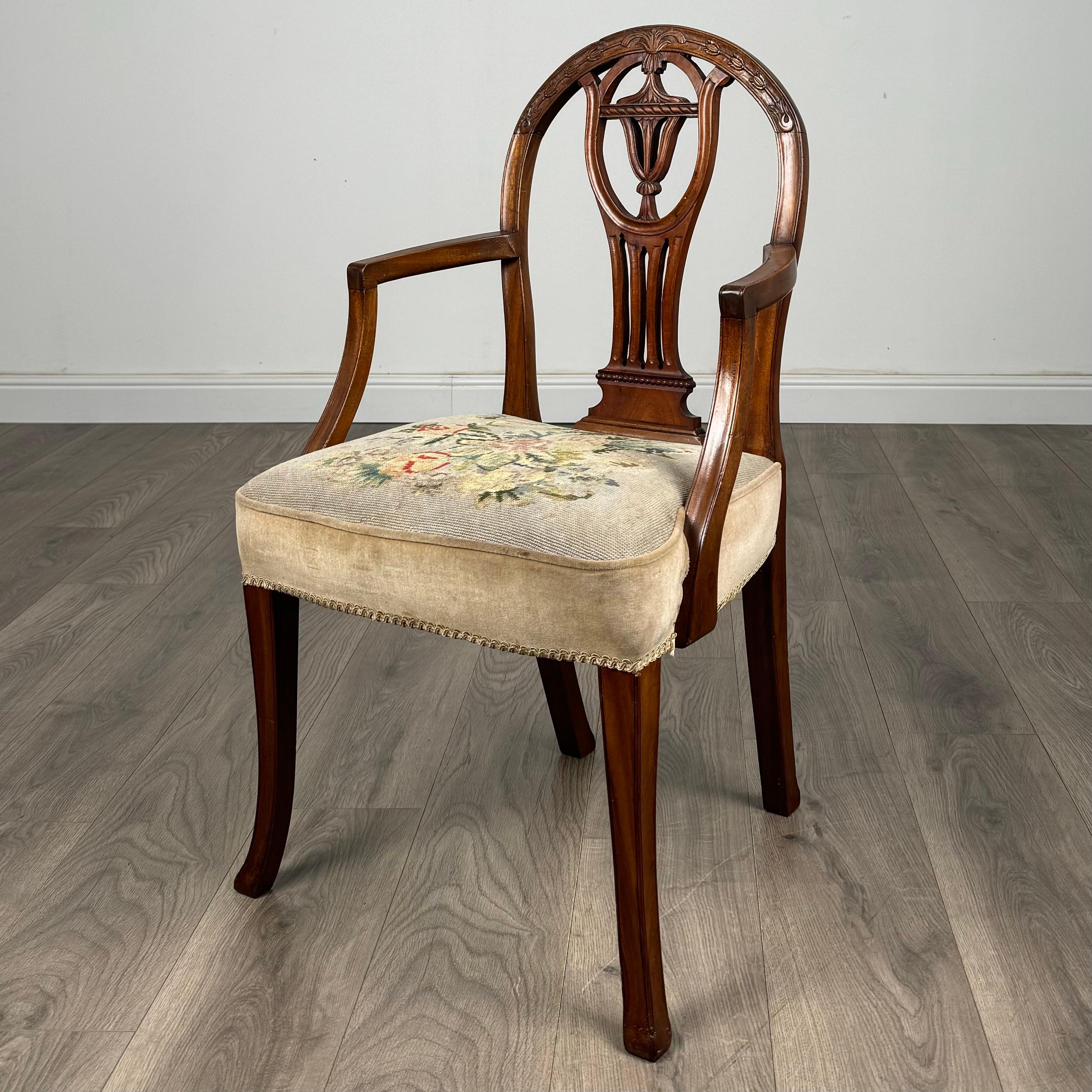 Britannico Antico set di 6 sedie da pranzo in stile Hepplewhite del XX secolo ( REF AFS-3373 ) in vendita