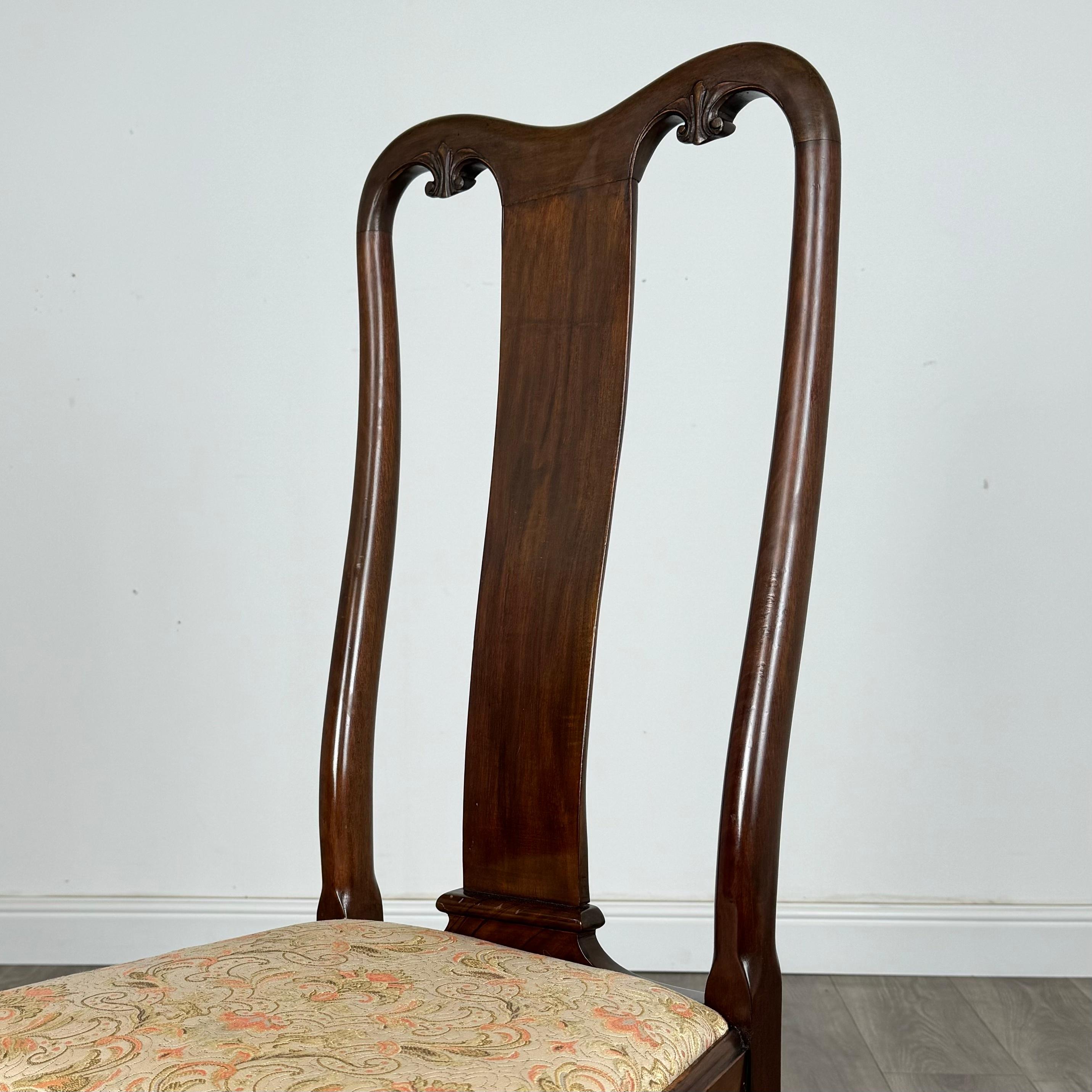 Noyer Ancienne série de 8 chaises de salle à manger en noyer de style Queen Anne du 20e siècle (AF-3363) en vente