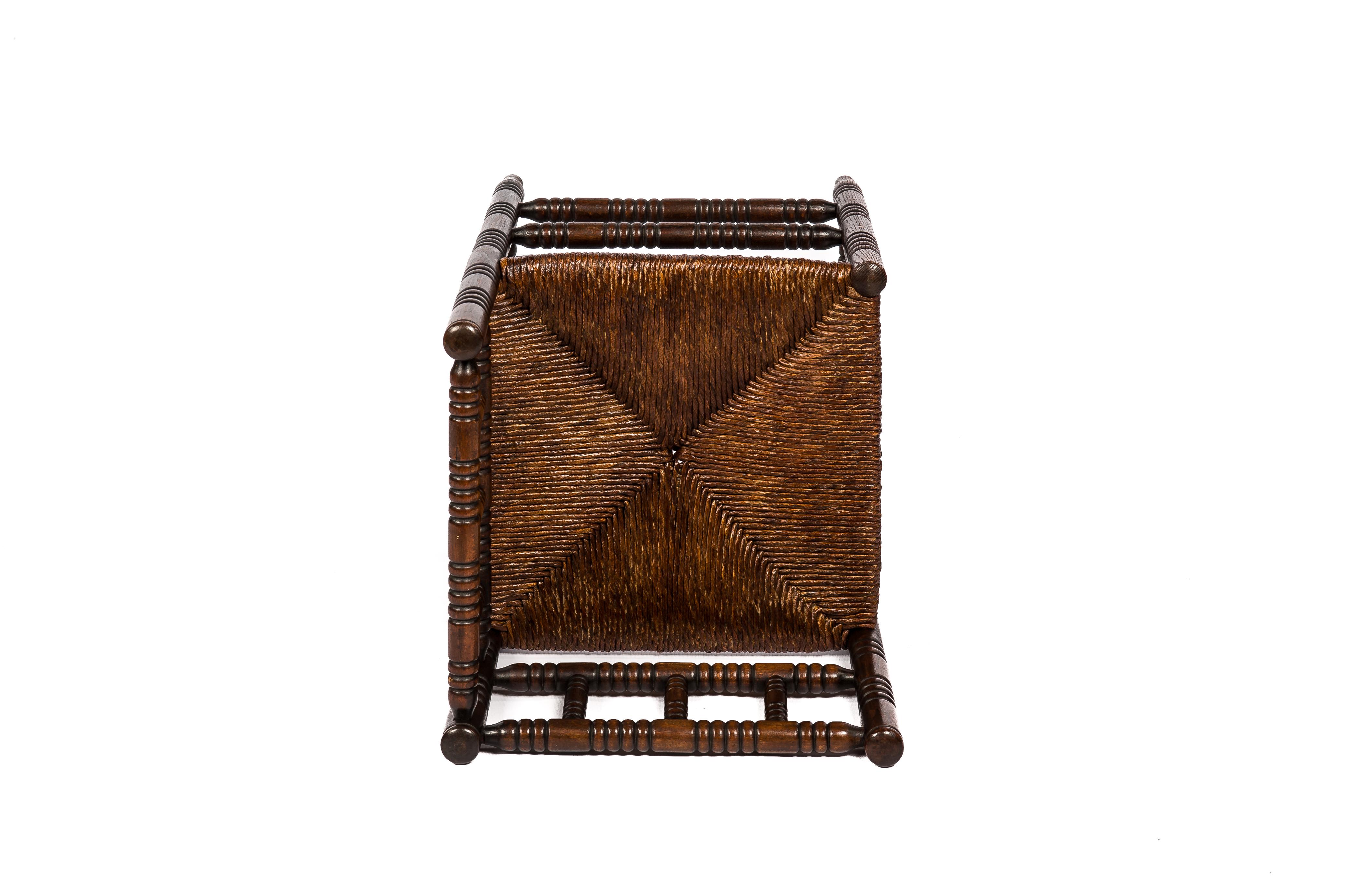 Antiquités 20ème siècle Ensemble de deux  Chaises d'angle Brown French Arts & Crafts à bobines en vente 4