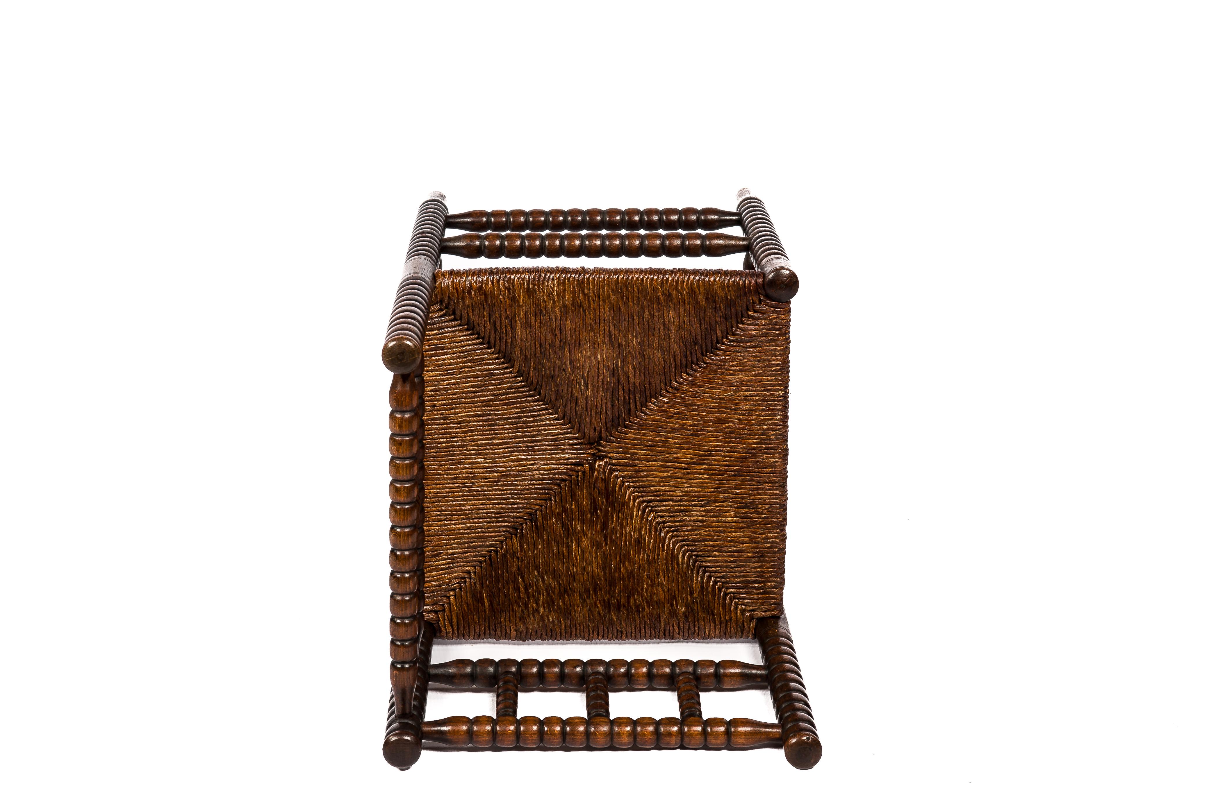 Antiquités 20ème siècle Ensemble de deux  Chaises d'angle Brown French Arts & Crafts à bobines en vente 6